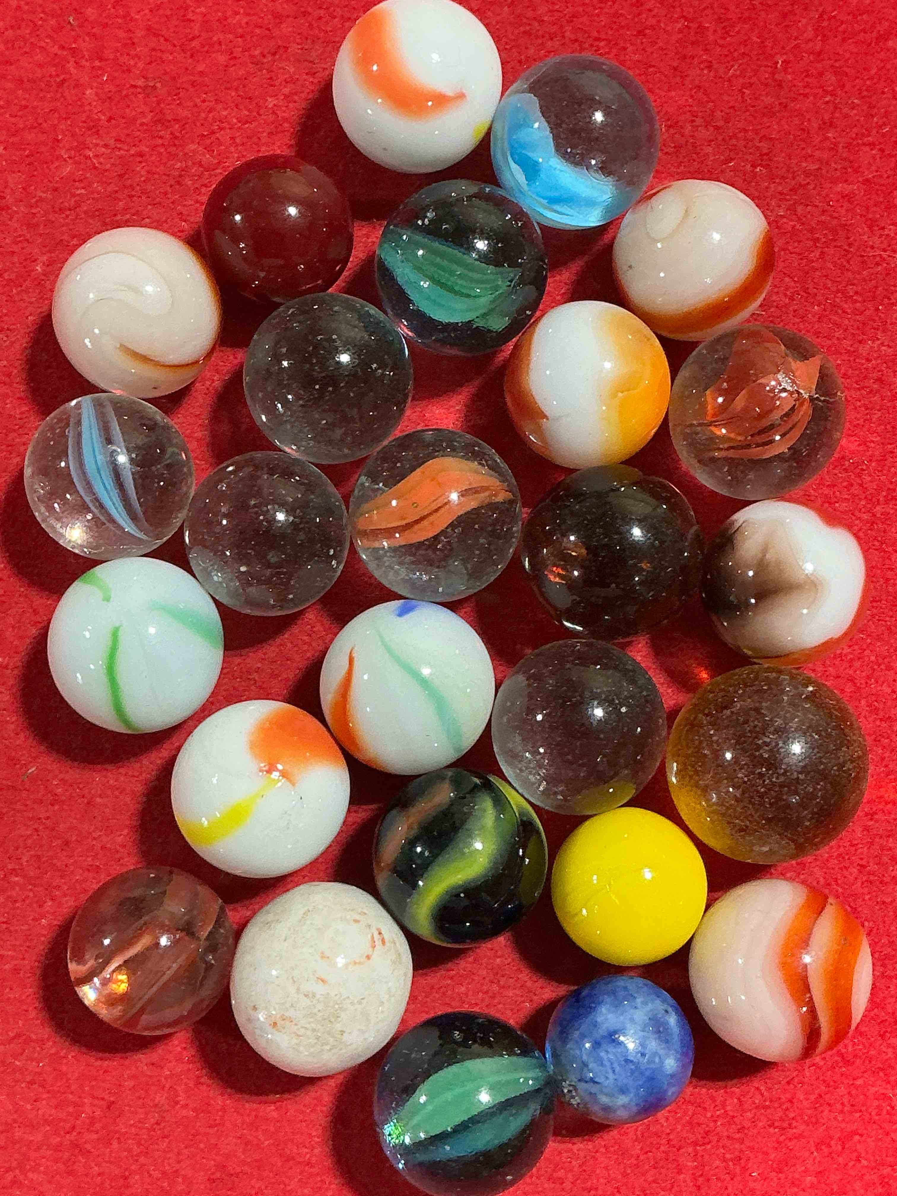 Antique Glass Marbles! Genuine Stunning Marbles Lot, All Marbles Made Between The Years 1925-1965 & Made With Uranium! Many Are Great Depression Era & Even Earlier! Gorgeous, Authentic Pieces Of History!  
