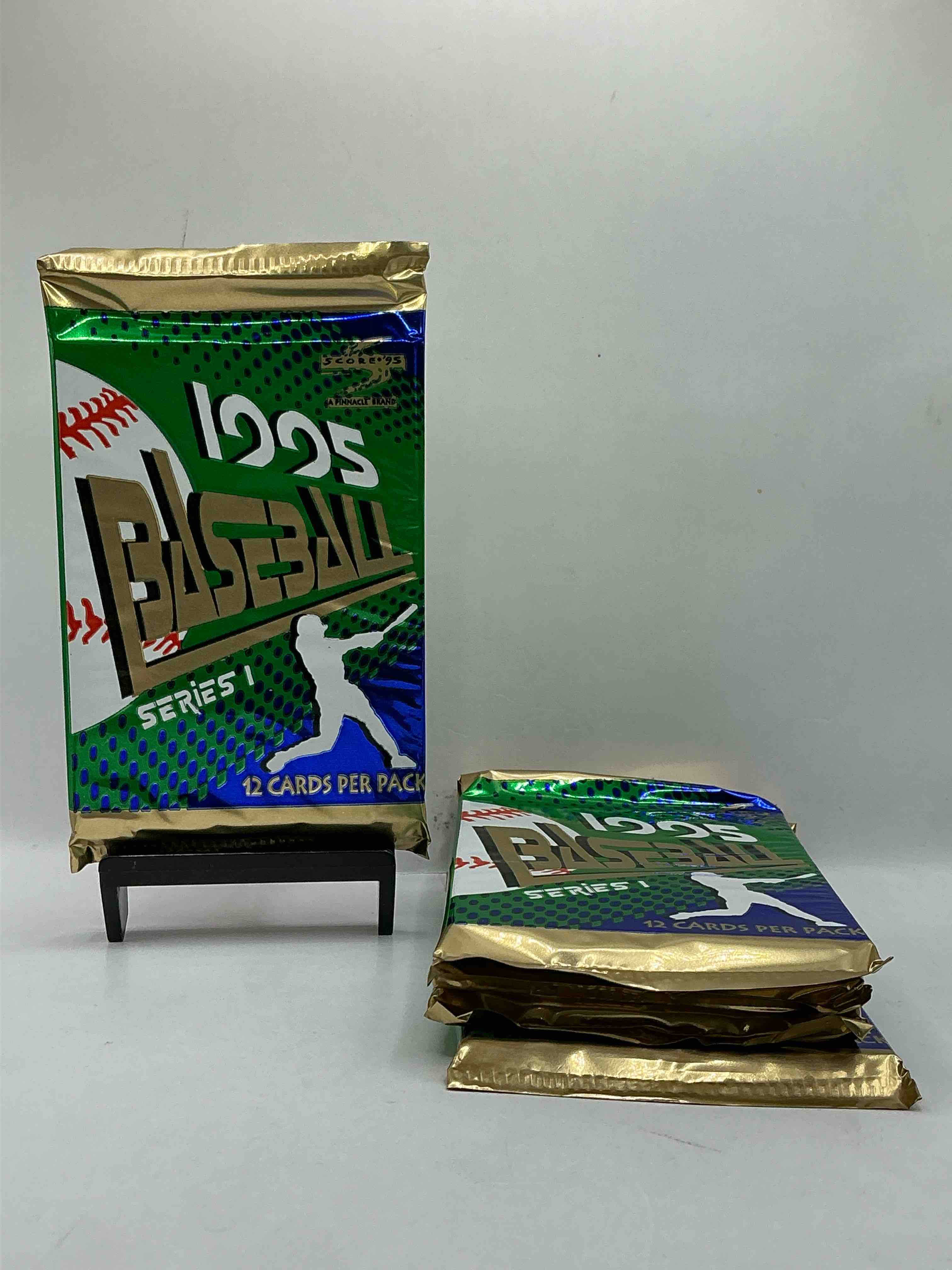 1995 score baseball! 12 cards per pack, super cool series 1 baseball! look for baseball legends! jeter, rodriguez & more to look for!