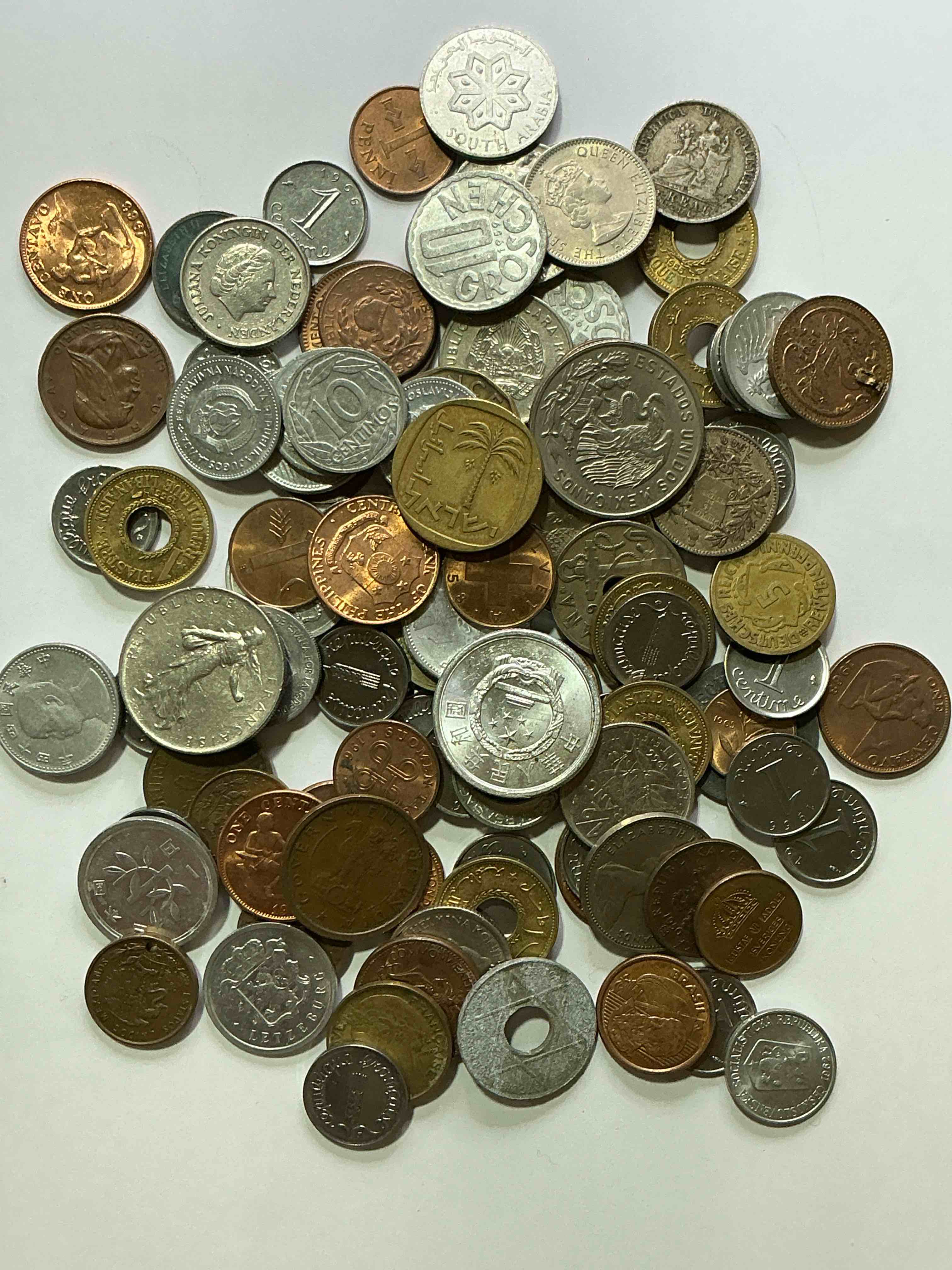 World Coins, Antique & Vintage! Each Lot Is Unique! Many Different Years, Countries, Sizes & Exotic Places. This Cool Collection Of Antique Coins From Around The World Is Loads Of Fun! Have Fun Identifying Each Coin & Country As A Great Educational Tool! A Great Investment Too!