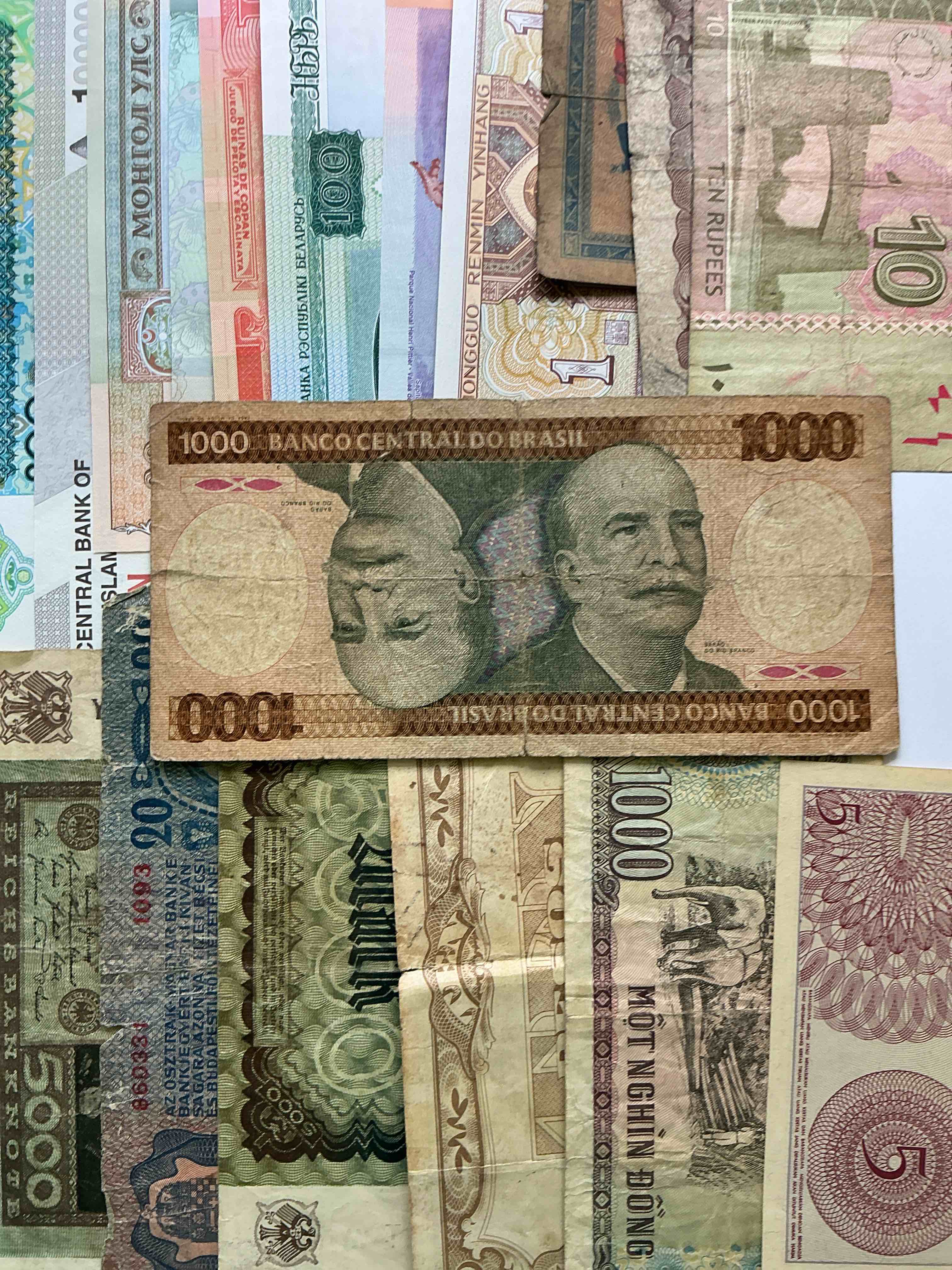 world antique & modern authentic paper money! genuine paper currency from around the world, all bills unique & typically span the last 100 years or so! in circulated & uncirculated condition! impossible to collect!