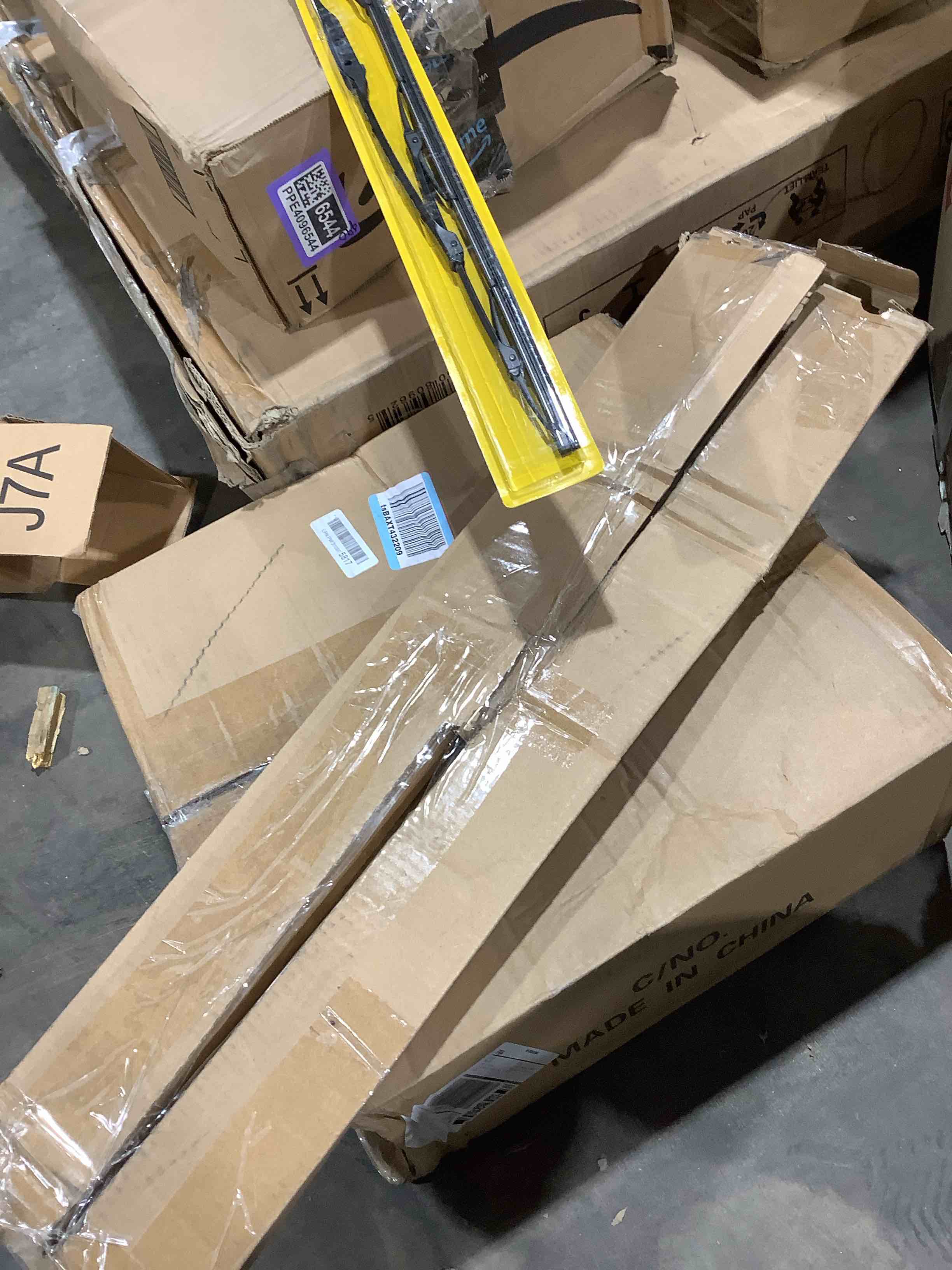 Condition photo showing Good Condition for Rain-X Weatherbeater Replacement Windshield Wiper Blade 26  - RX30226