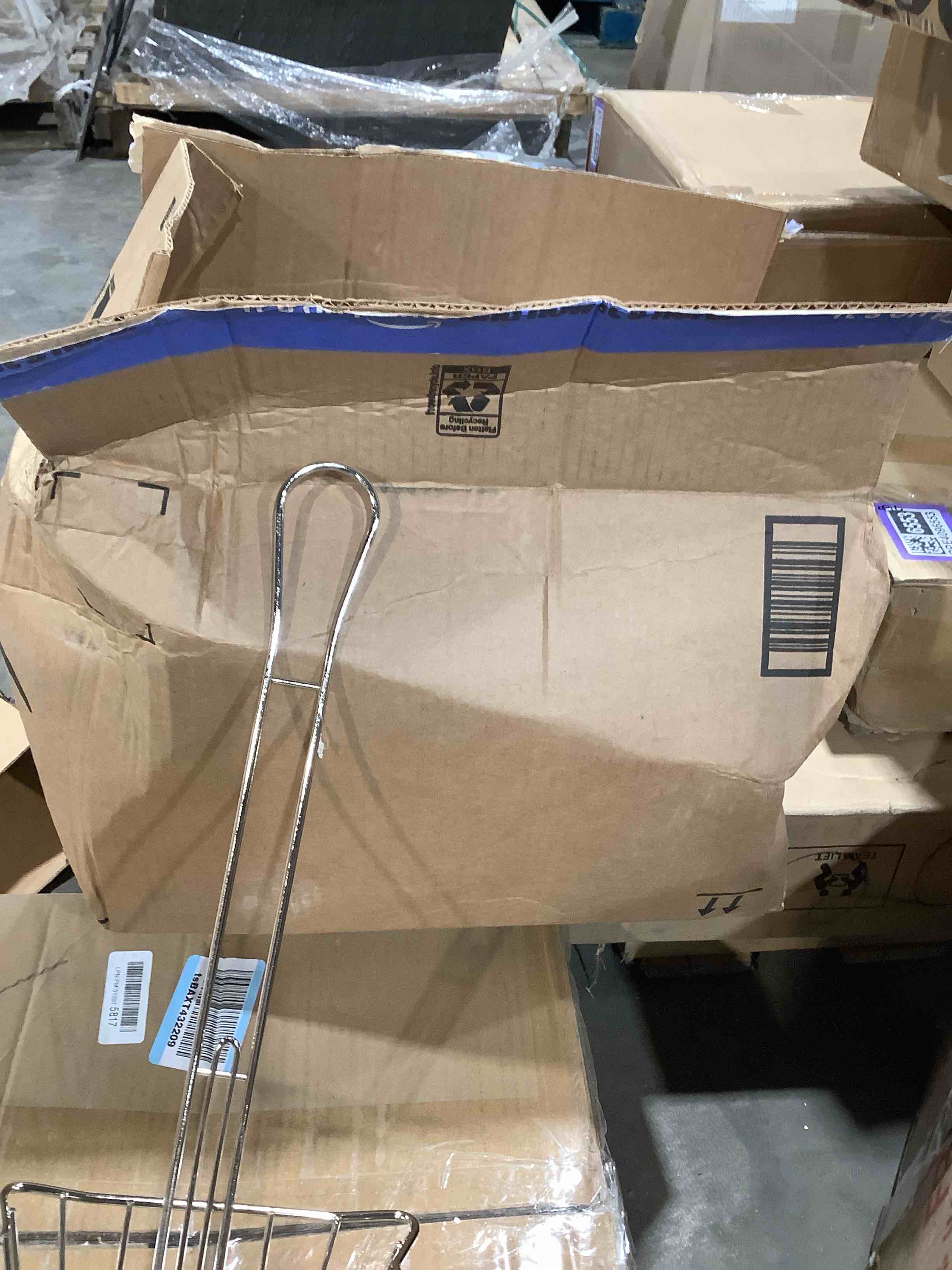 Condition photo showing Good Condition for Bathroom shower organizer