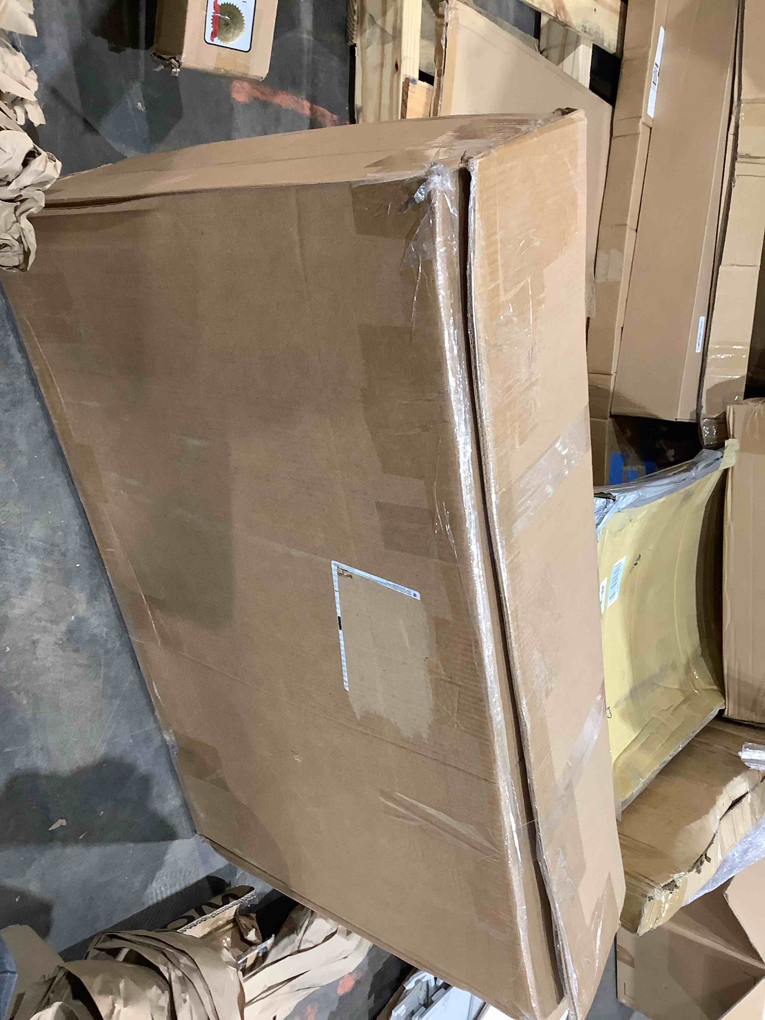 Condition photo showing Good Condition for 18" x 30-1/4" truck radiator