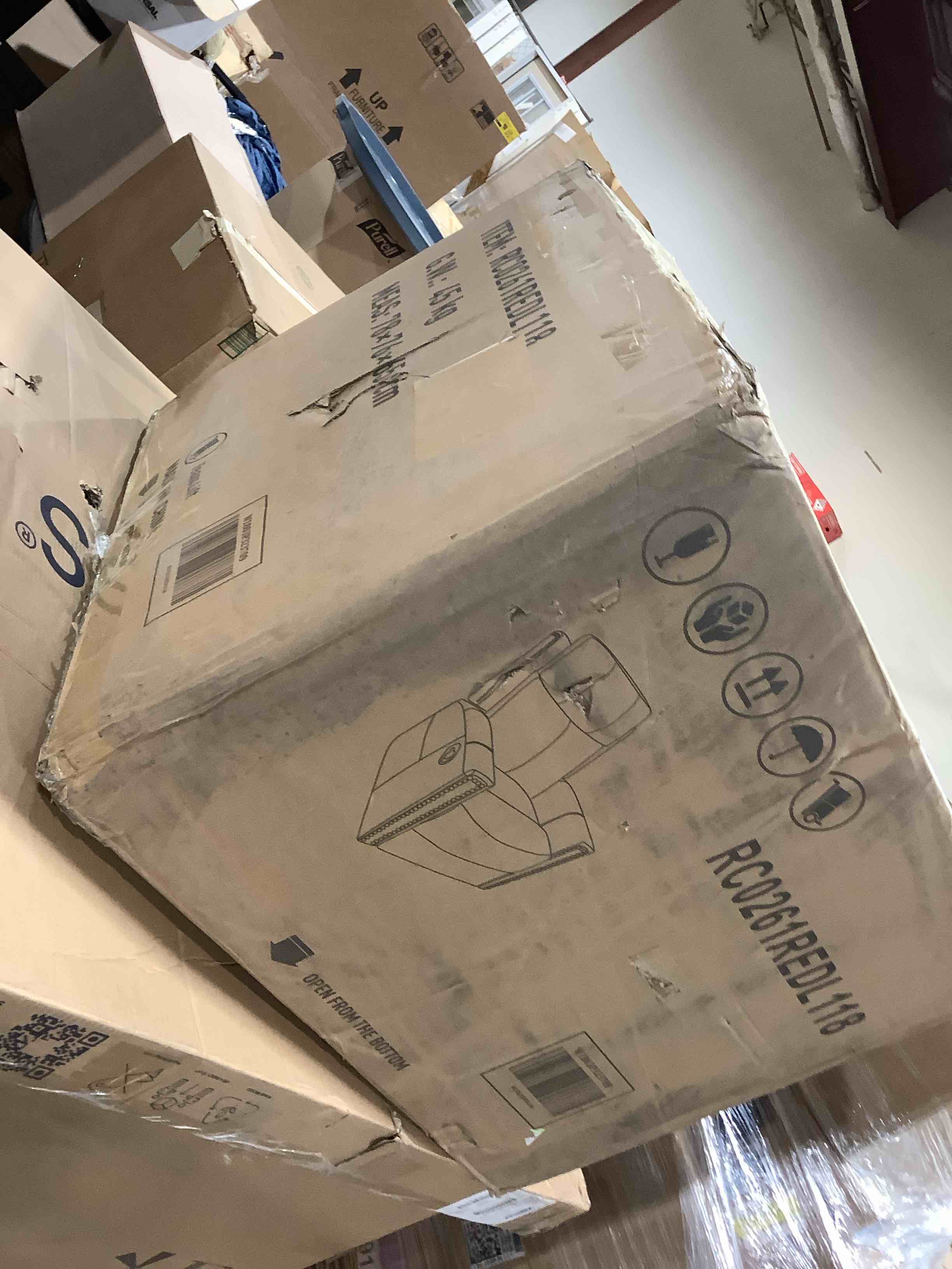 Condition photo showing Good Condition for 30.5 inch wide manual genuine leather rocking recliner swivel chair vintage RC0261REDL118