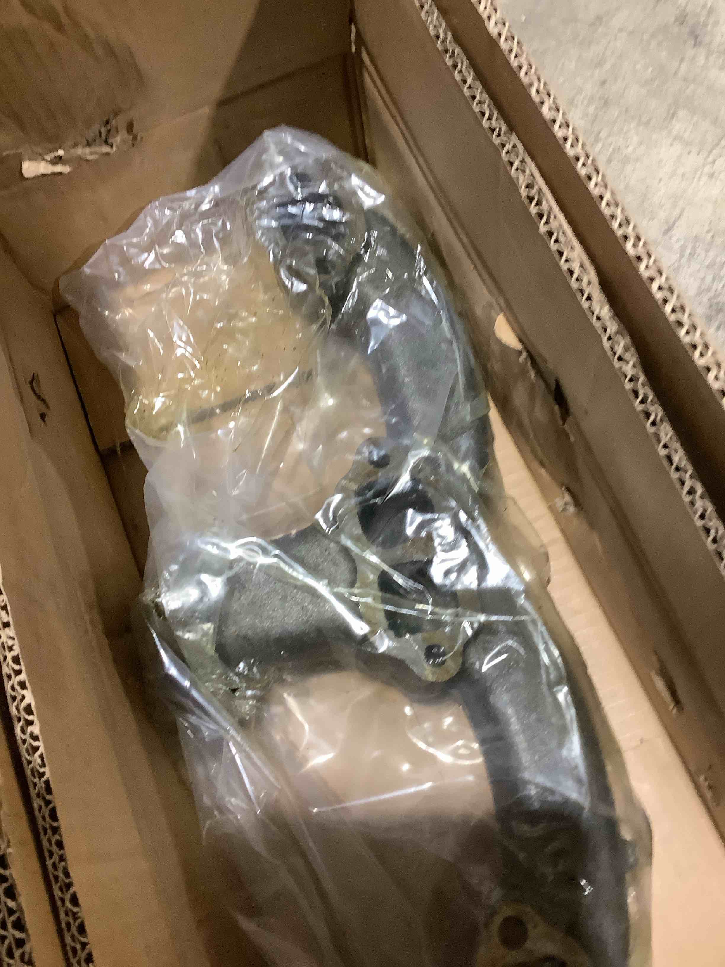 Condition photo showing Good Condition for Left and right exhaust manifold for a Chevy bus 1983 to 1990