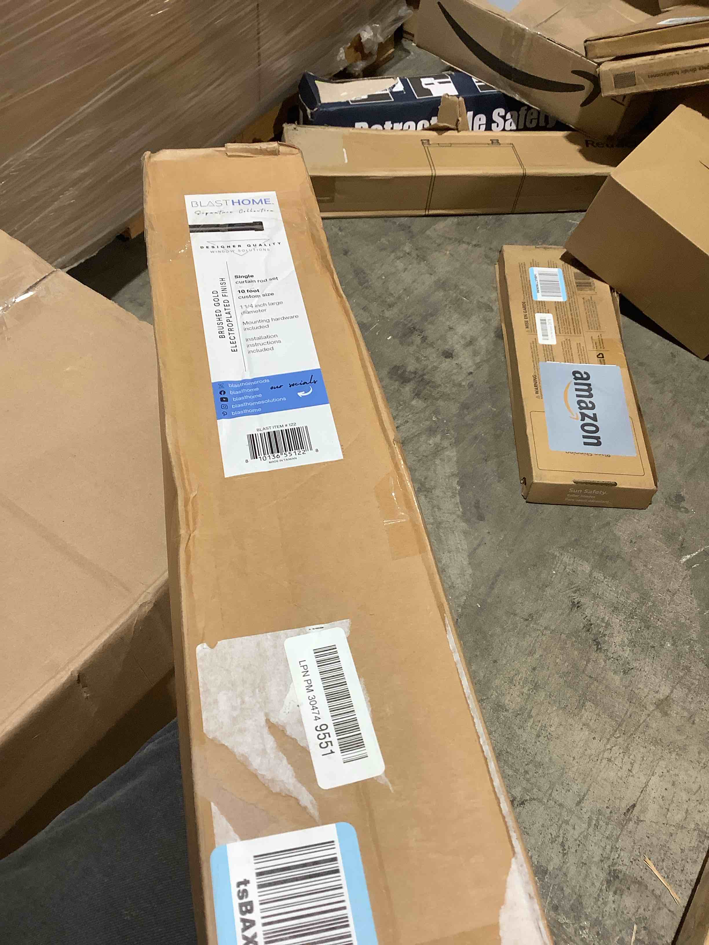 Condition photo showing Good Condition for BlastHome™ Luxury 10 ft Custom Curtain Rod – 1 1/4" Large Diameter – Premium Brackets & Endcaps – Nonadjustable Rods Connect for a Seamless Look – Brushed Gold Finish