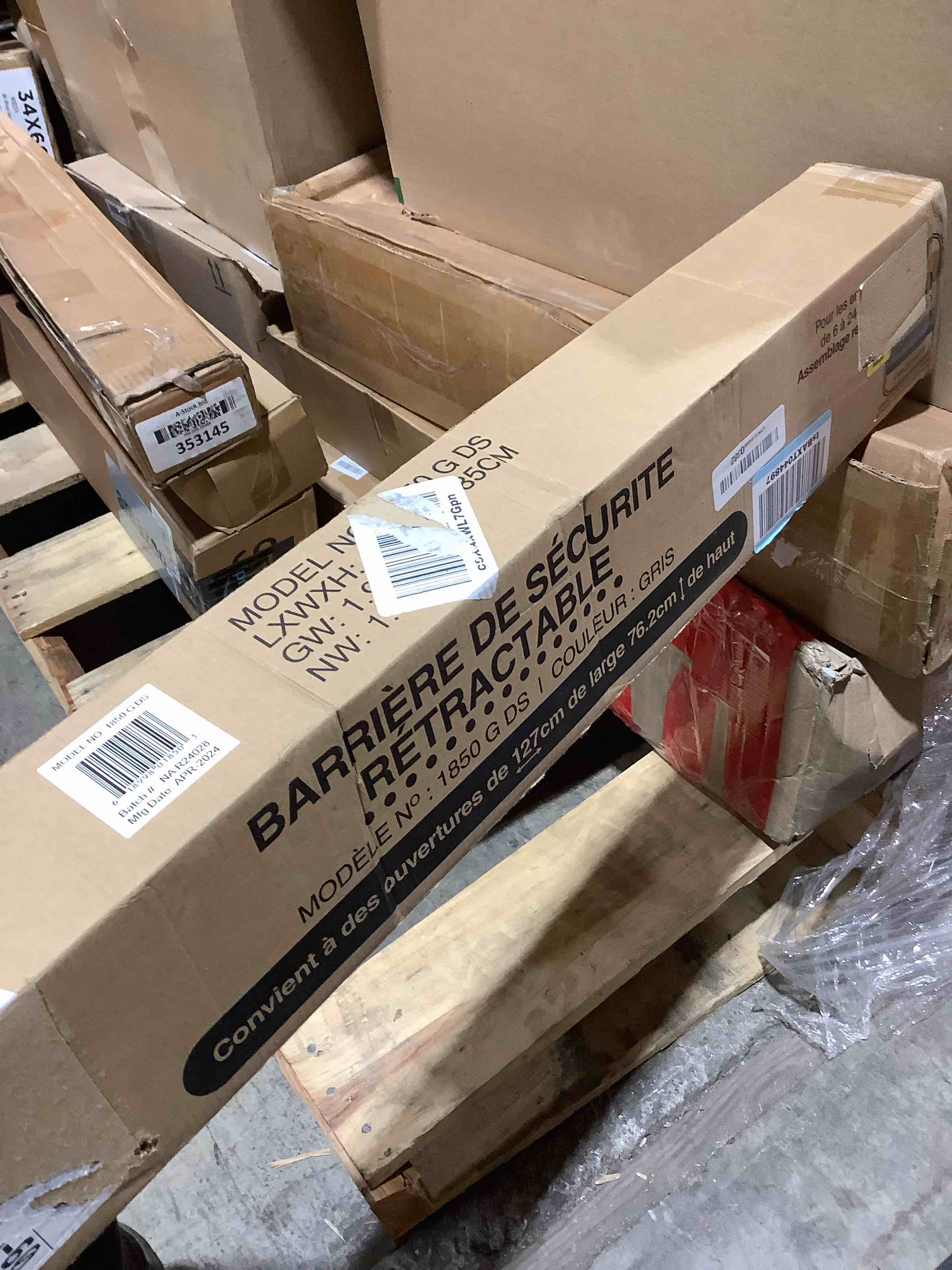 Condition photo showing Good Condition for Regalo Fabric Retractable Baby Gate - Gray