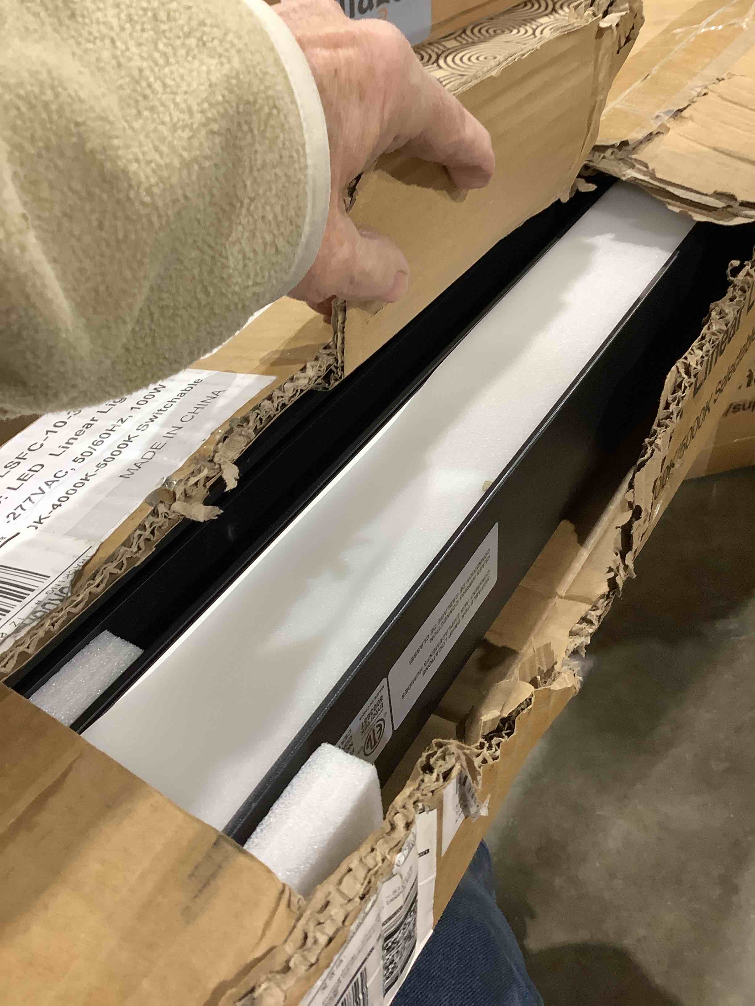 Condition photo showing Good Condition for 8FT LED Linear Light, 100W 13000lm 3000K/4000K/5000K Selectable, 0-10V Dimmable Suspended Linear Light Fixture for Office Retail Showroom, ETL-Listed 2-Pack