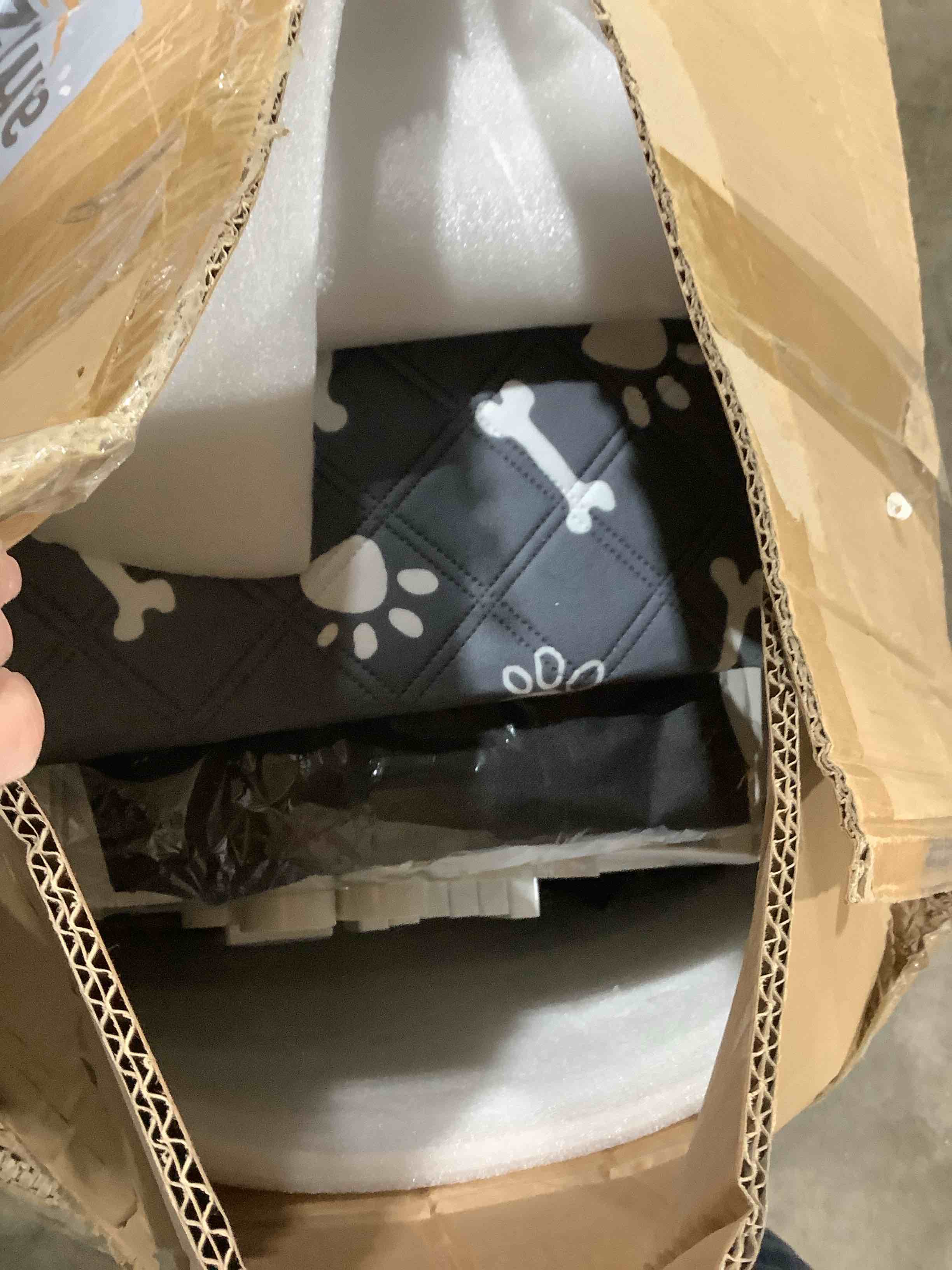 Condition photo showing Good Condition for Vevor Dog Wheiping Box, KH – CW05 – G