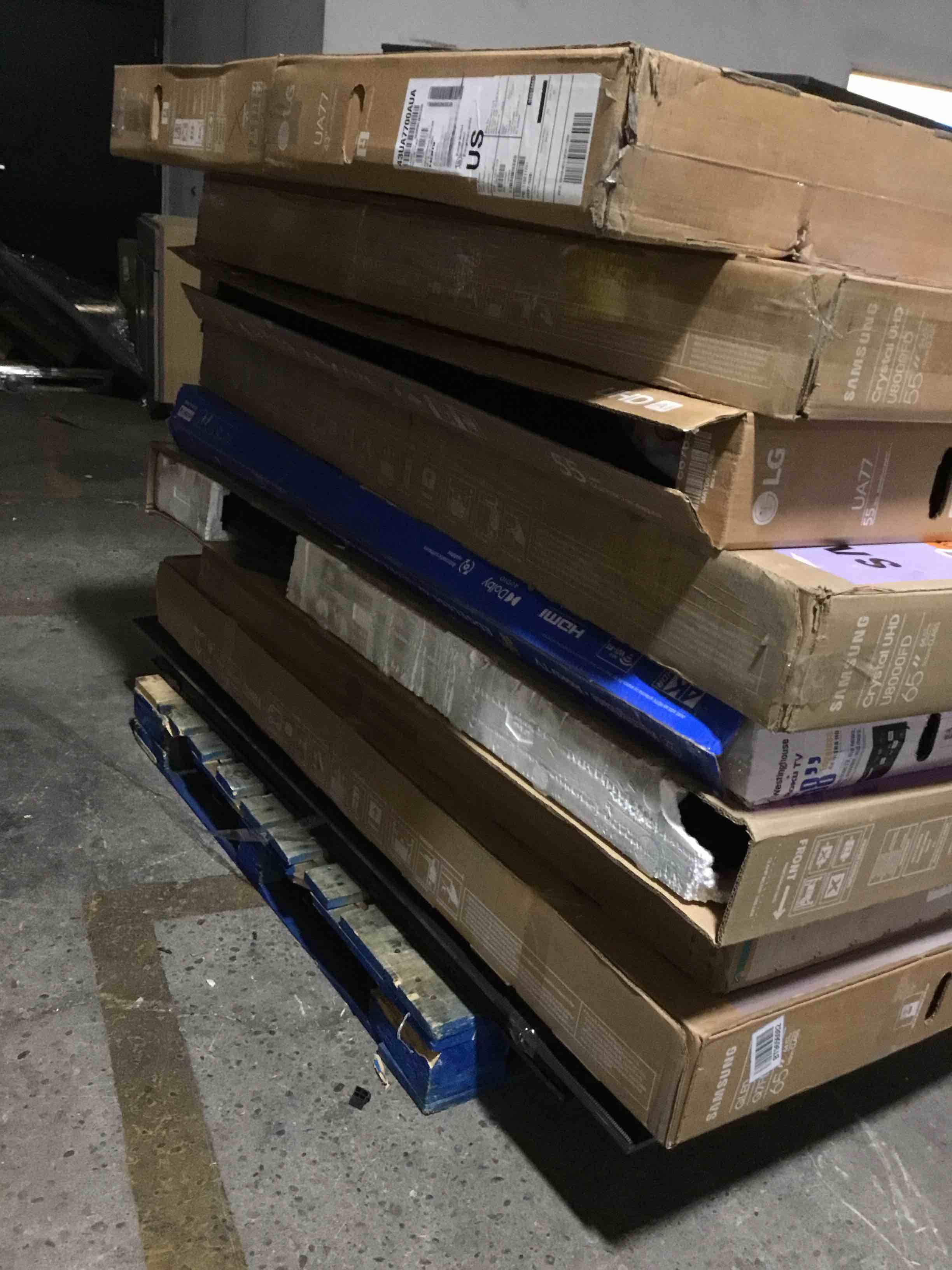 12 tvs most 55” or larger brands like Samsung LG Vizio Ruko for parts or repair