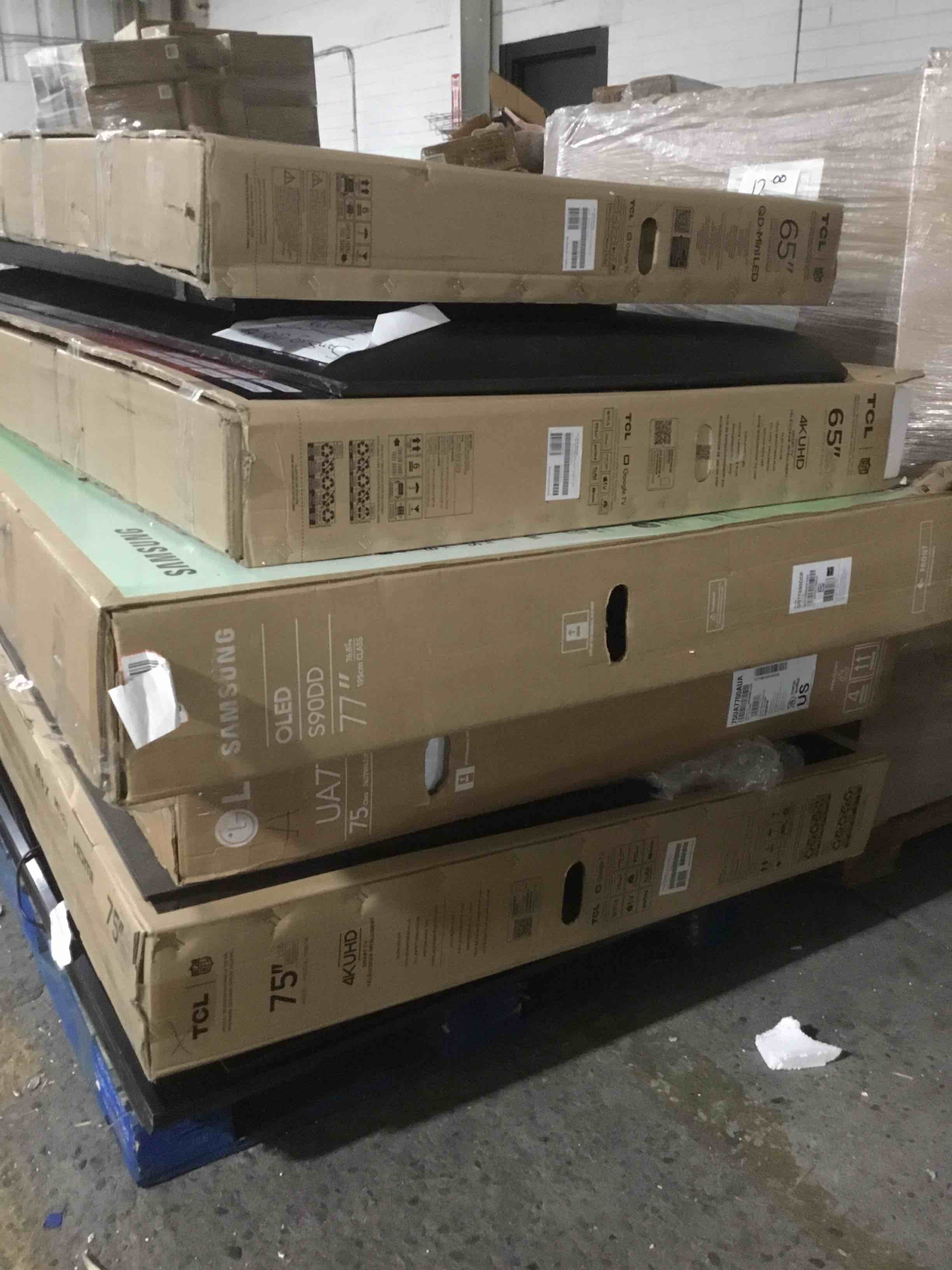 12 tvs most 55” or larger brands like Samsung lg Vizio Roku for parts or repair 