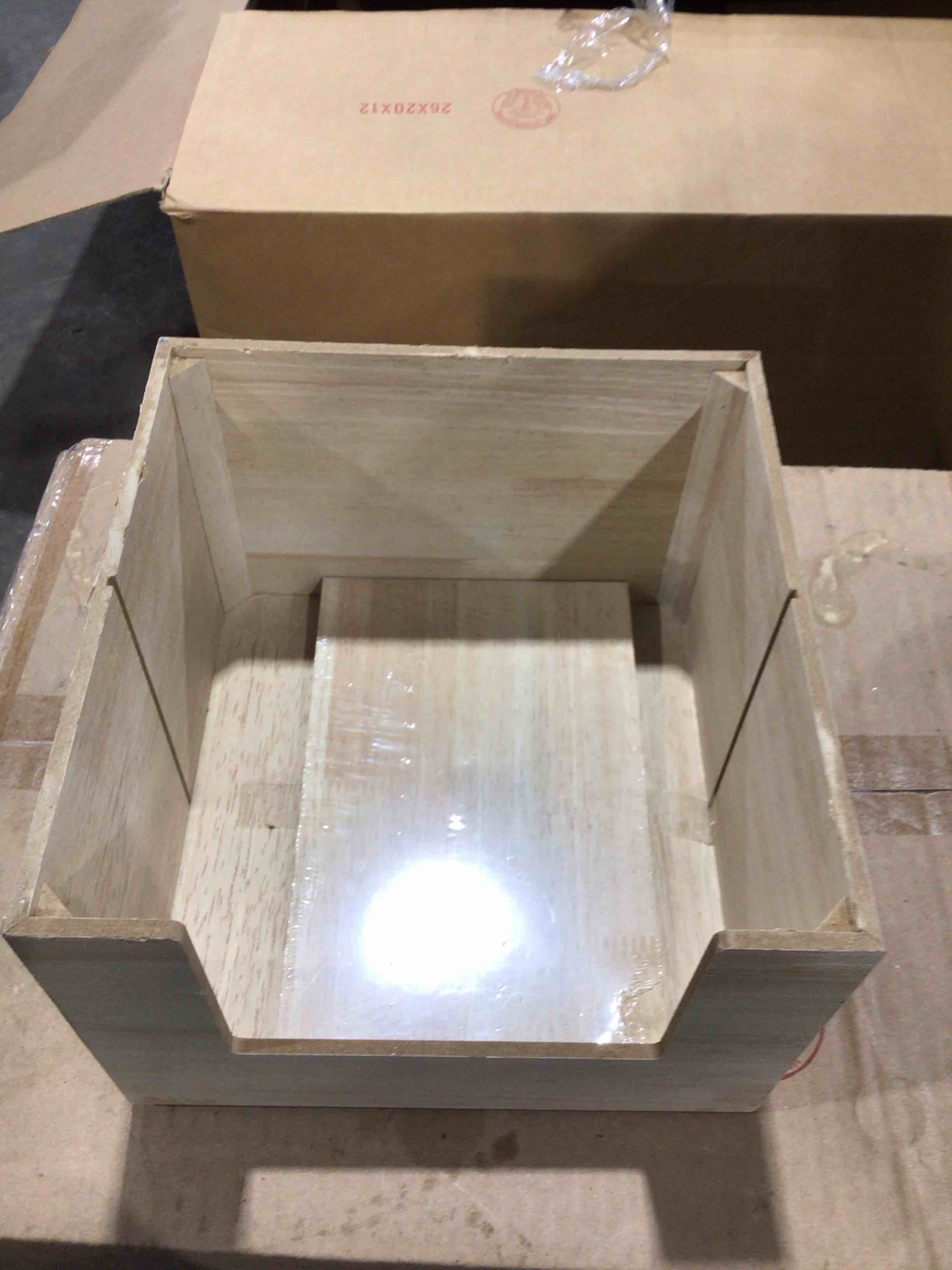 Stackable wooden bins with adjustable divider and label holder