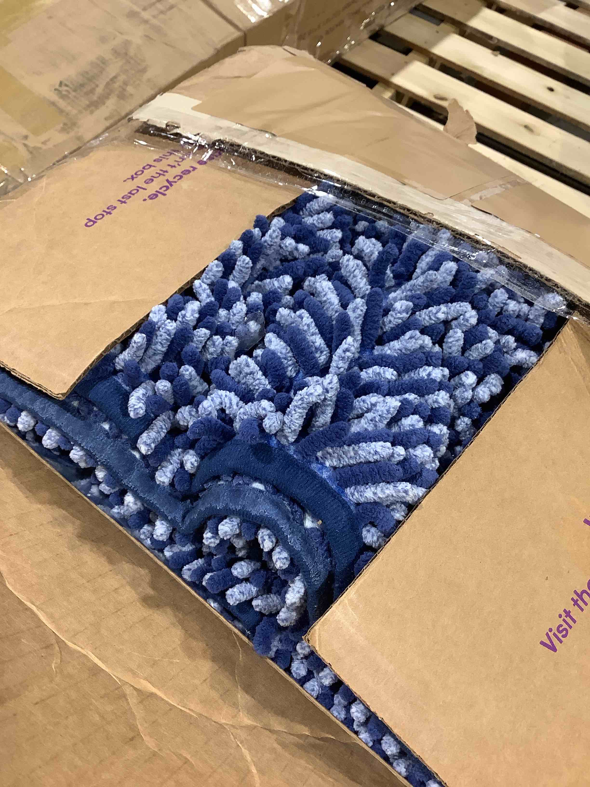 Condition photo showing Good Condition for Radhika Chenille Bath rug