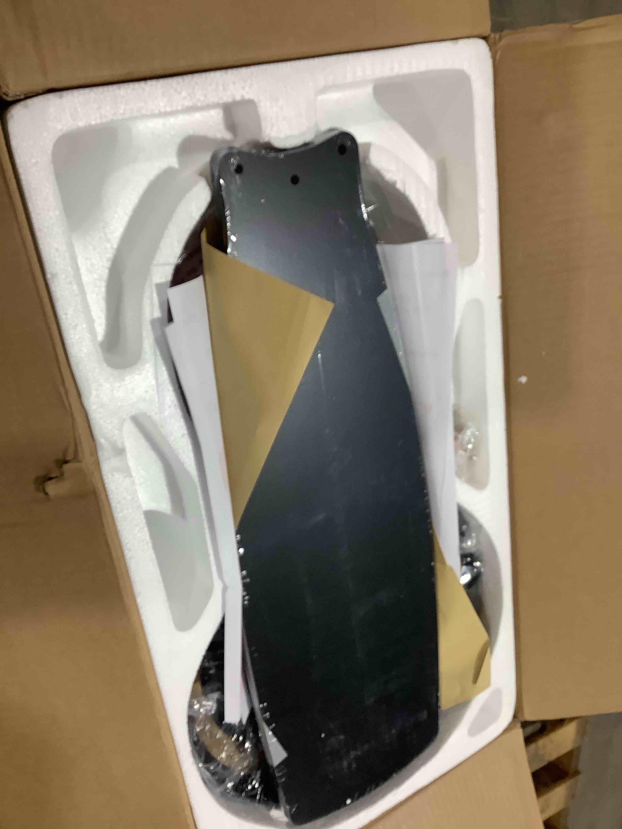 Condition photo showing Good Condition for Harbor breeze mason indoor ceiling fan