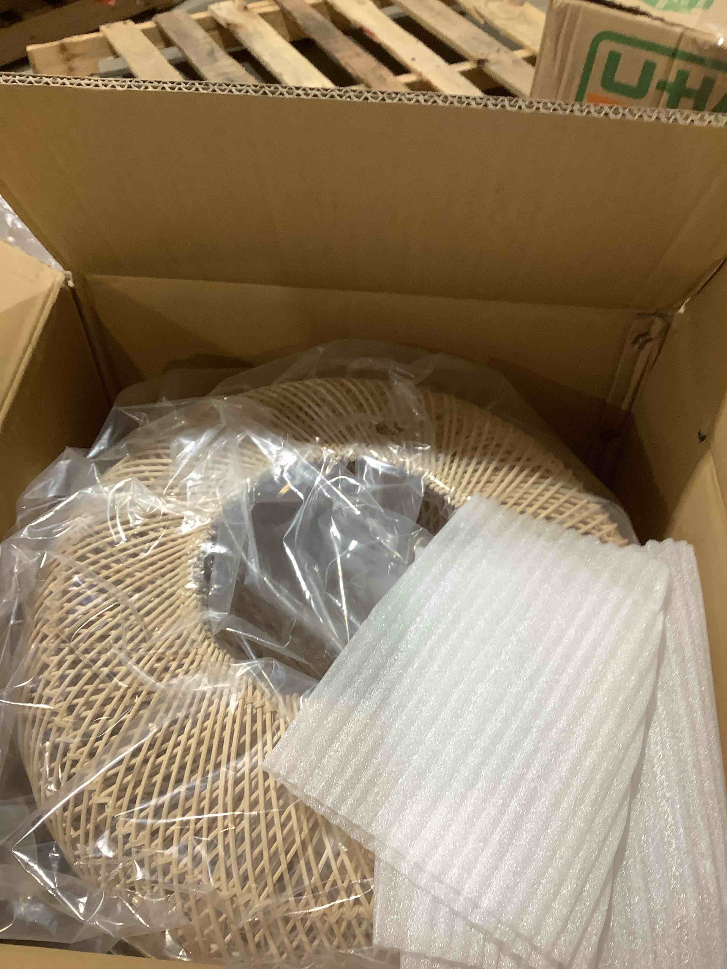 Condition photo showing New/Like New for Hyuk 1 light Unique statement, pendant