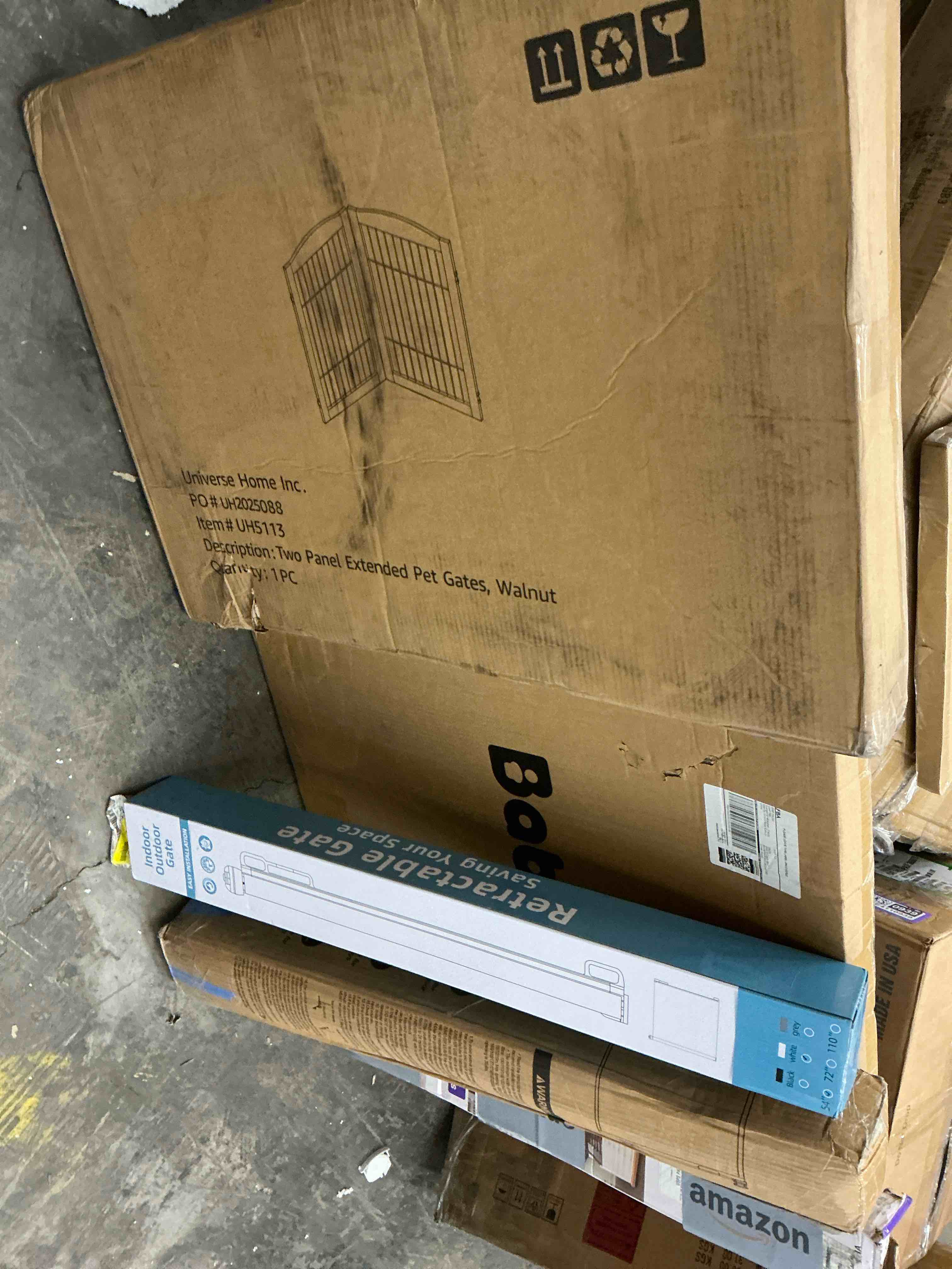 Assorted of Baby and Pet Safety gate(Different size color and styles)