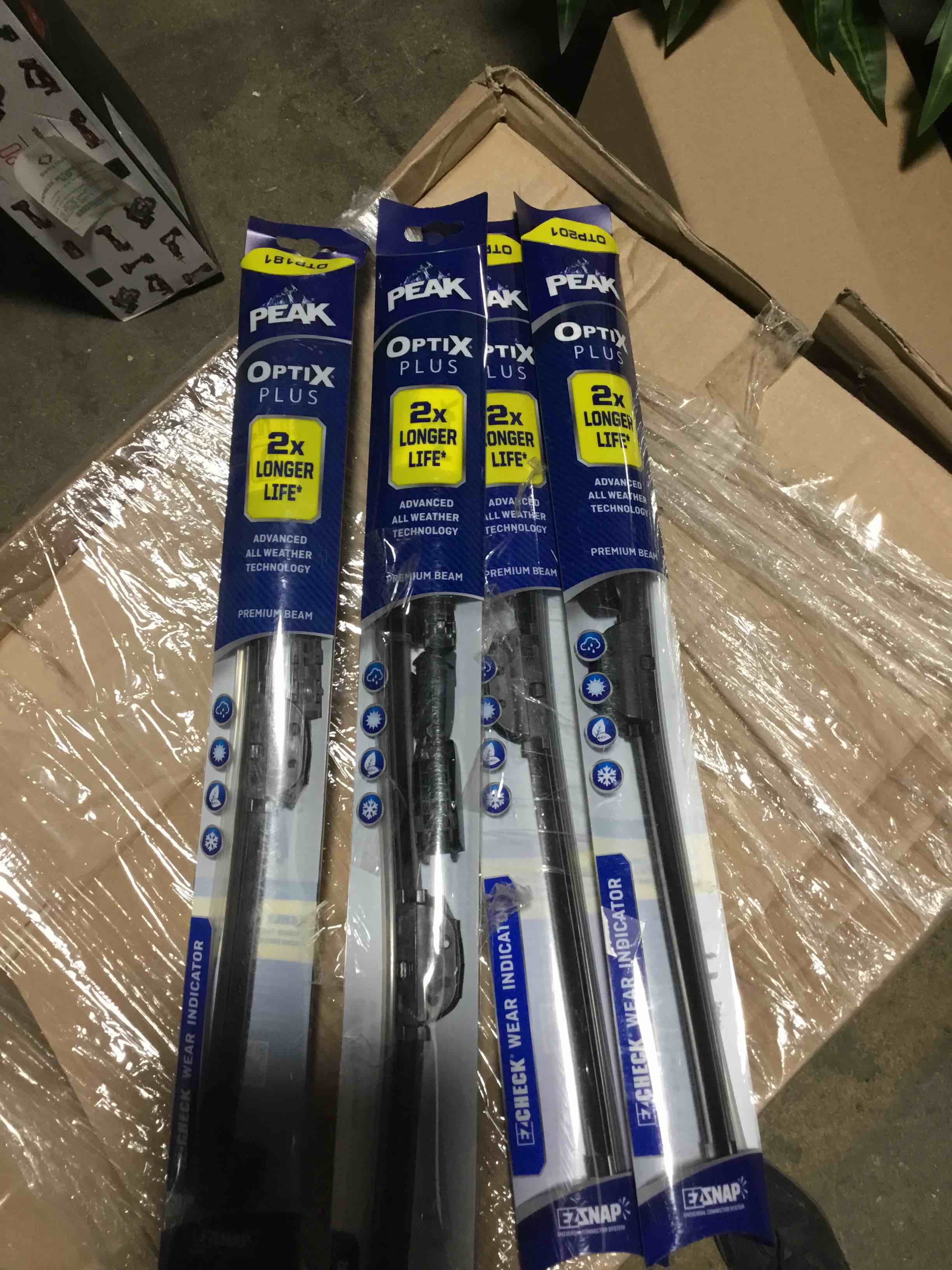 Pack of 4 Assortment Windshield Wipers 