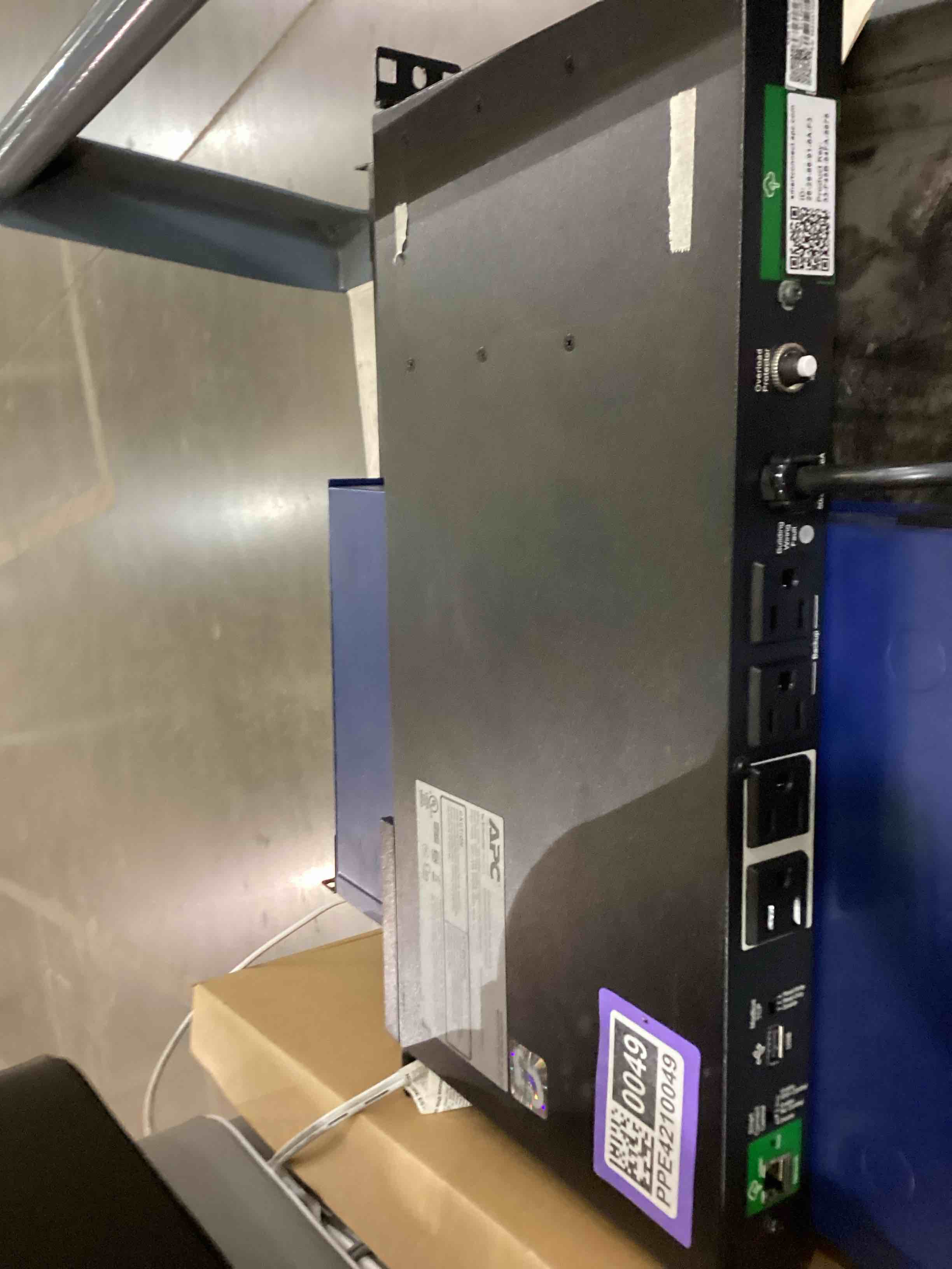 Overview    +1 This is an APC Smart-UPS 500VA lithium-ion rackmount uninterruptible power supply