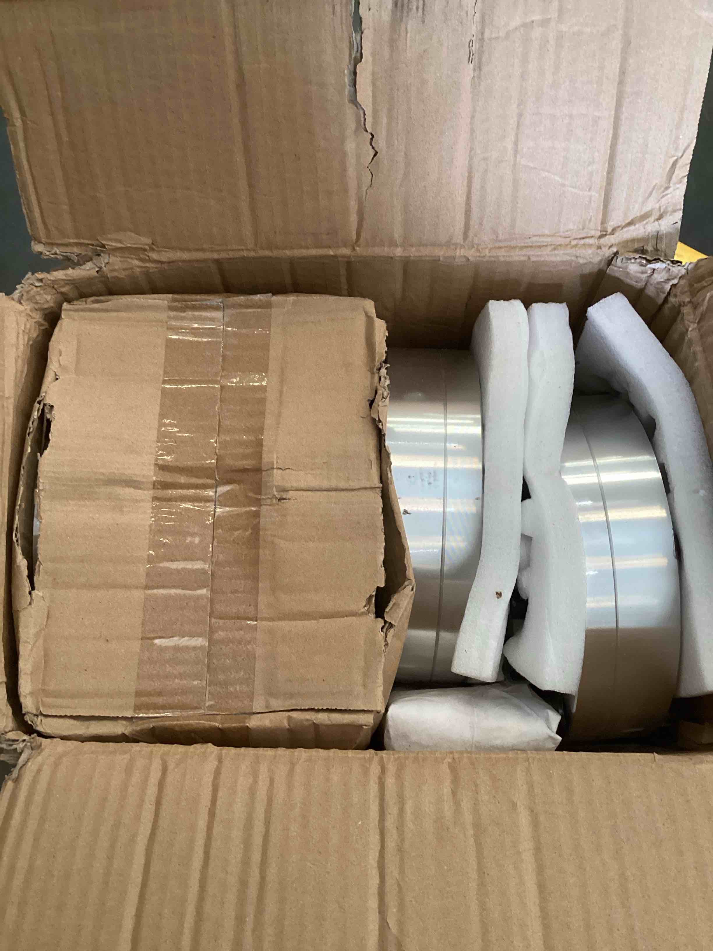 Condition photo showing As Is for ezaccessory wheel adapter 5x5 to 8x6.5 thickness 2" for chevy 8x180 wheels on 5 lug chevy 5x5 hub add lug nut - 14x1.5