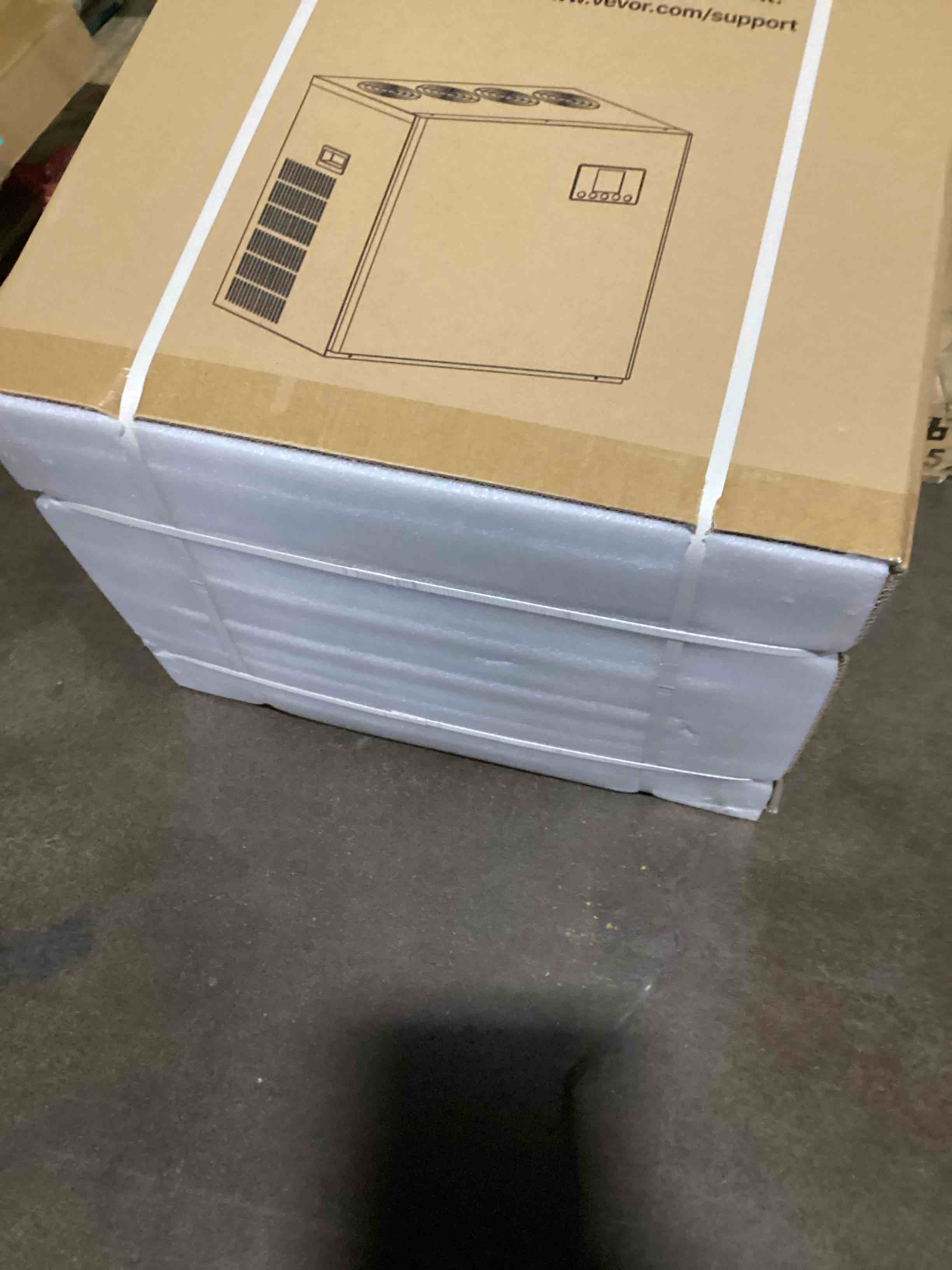 Condition photo showing New/Like New for VEVOR Commercial Ice Maker Machine, 550LBS/24H Ice-Making Machine with 300LBS Stainless Steel Storag