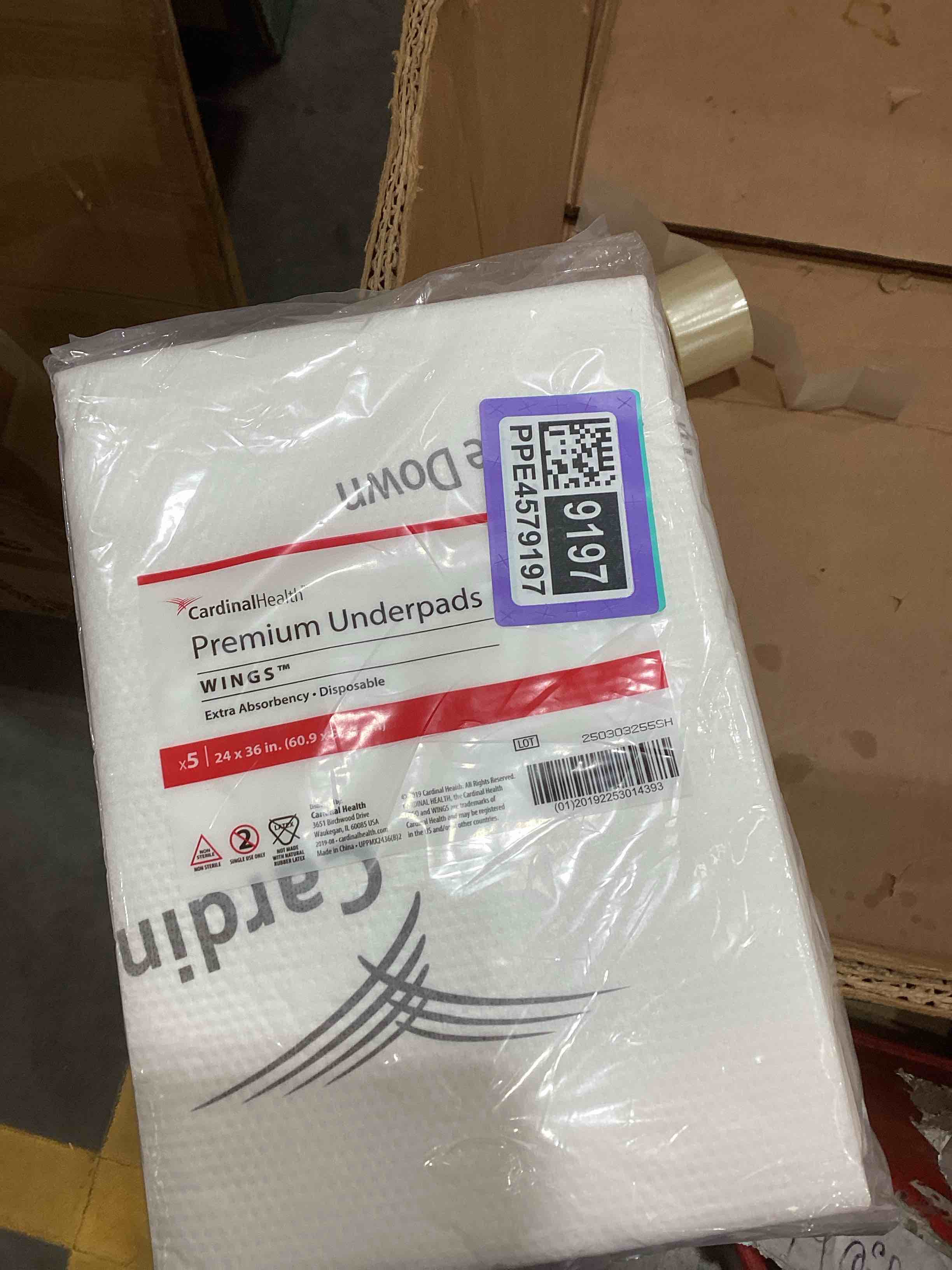Condition photo showing New/Like New for Cardinal Health UPPMX3036 Premium Underpad, Wings Maximum Absorbency, White,