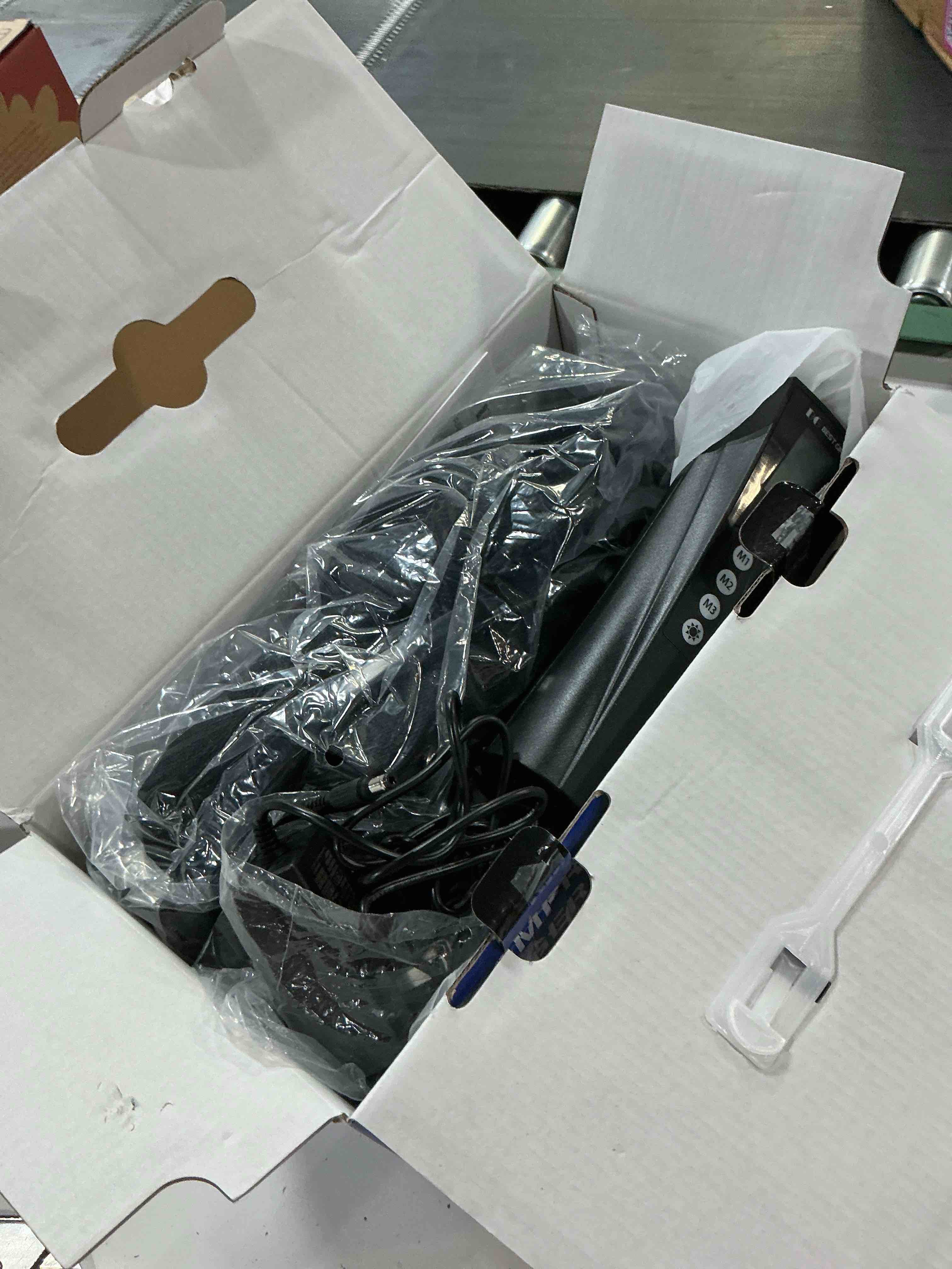 Condition photo showing Good Condition for gifts for dad mom men women christmas mothers day, fathers day, air compression massager with heat for foot, leg, calf, thigh, knee, helpful for varicose veins, muscle fatigue, cramps, swelling, edema
