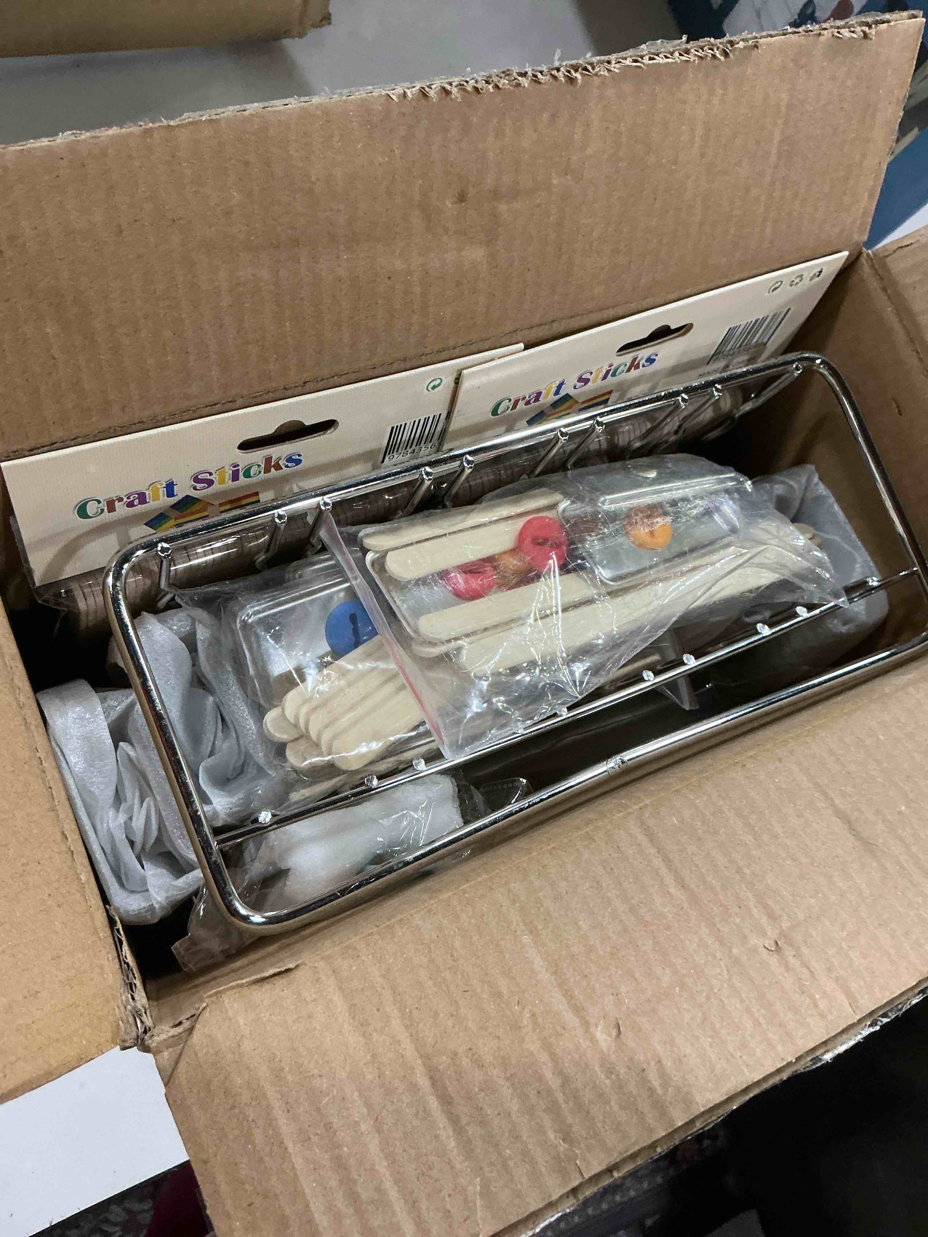 Condition photo showing New/Like New for 10pc popsicle maker 