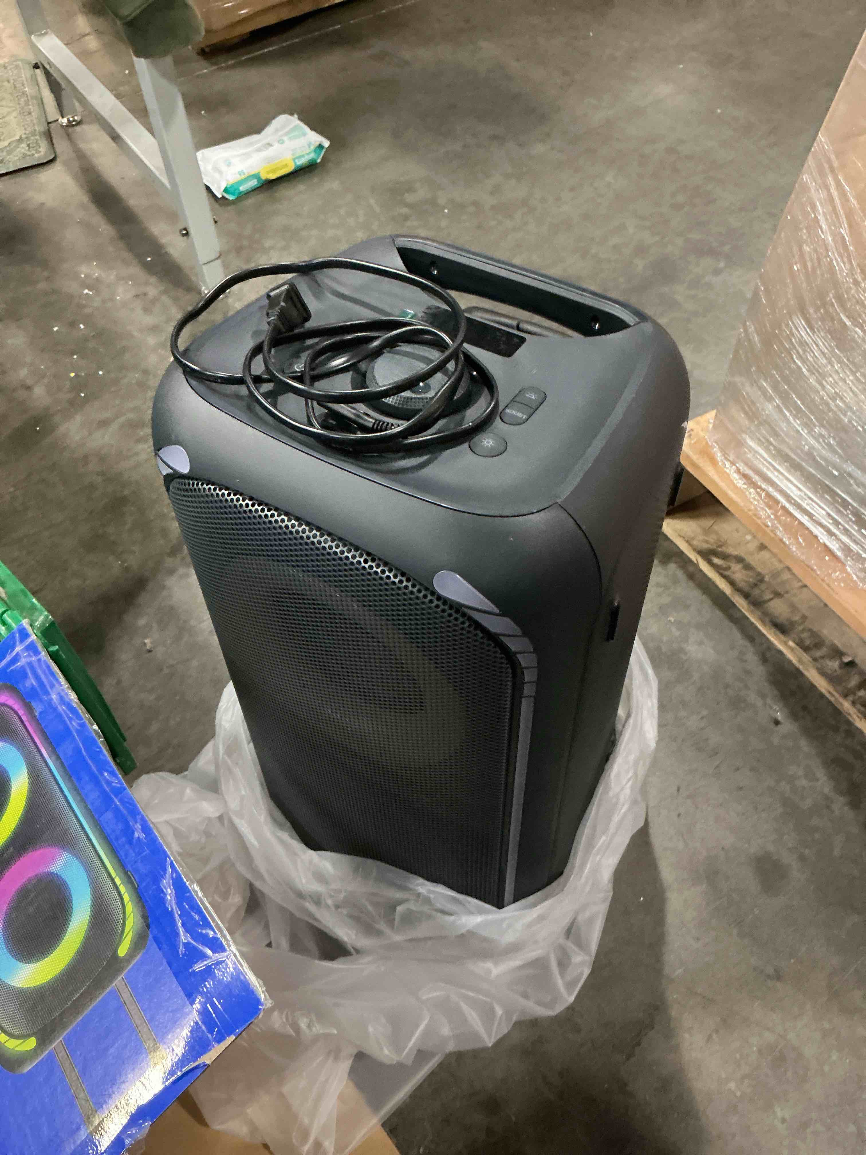 Condition photo showing Good Condition for onn large party speaker gen 2 with led lighting