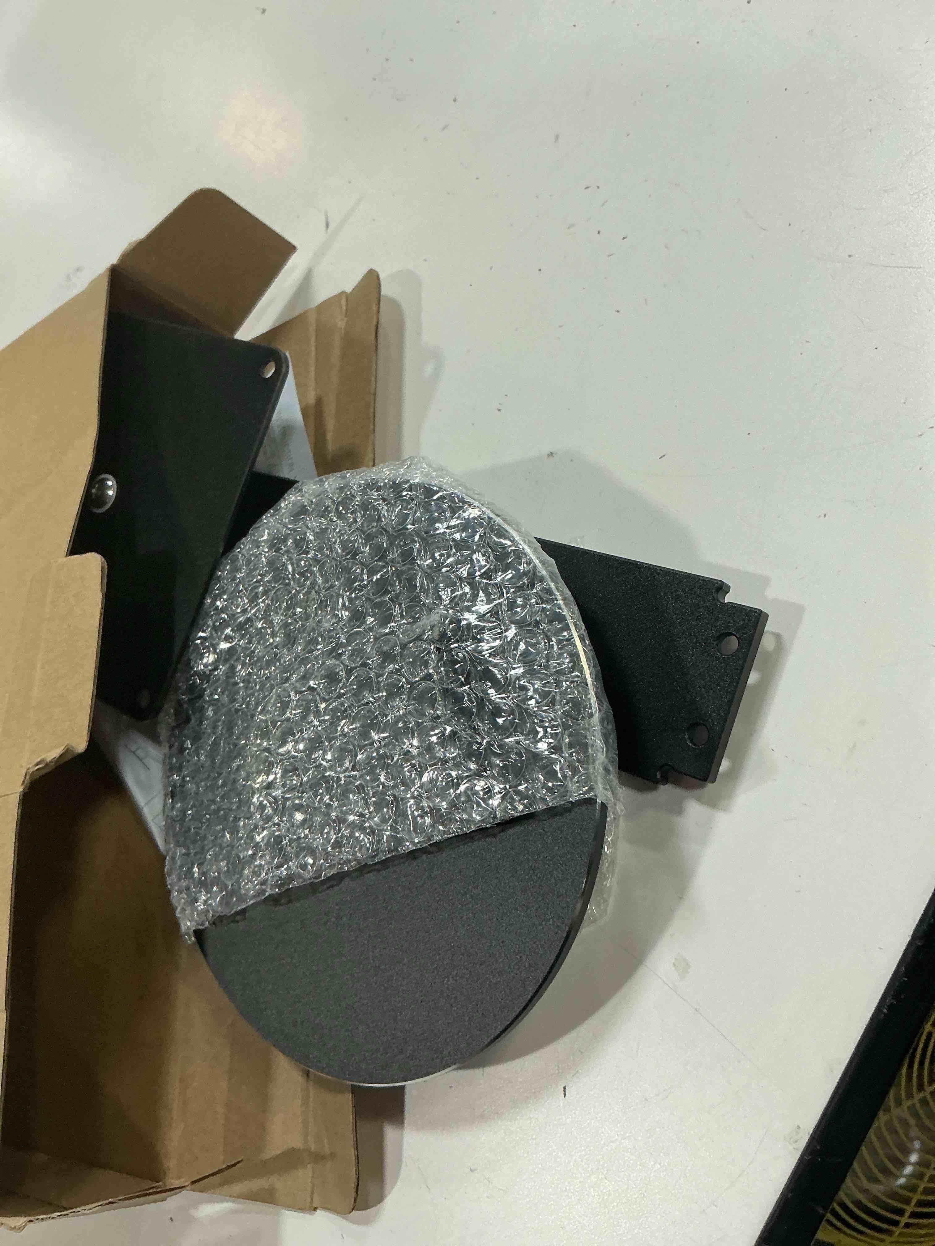 Condition photo showing New/Like New for ech_ooo show 15 stand swivel and tilt, only made for echo show 15 three rotating shafts the base is made of aluminum which makes the product more beautiful and longer service life black 025-01