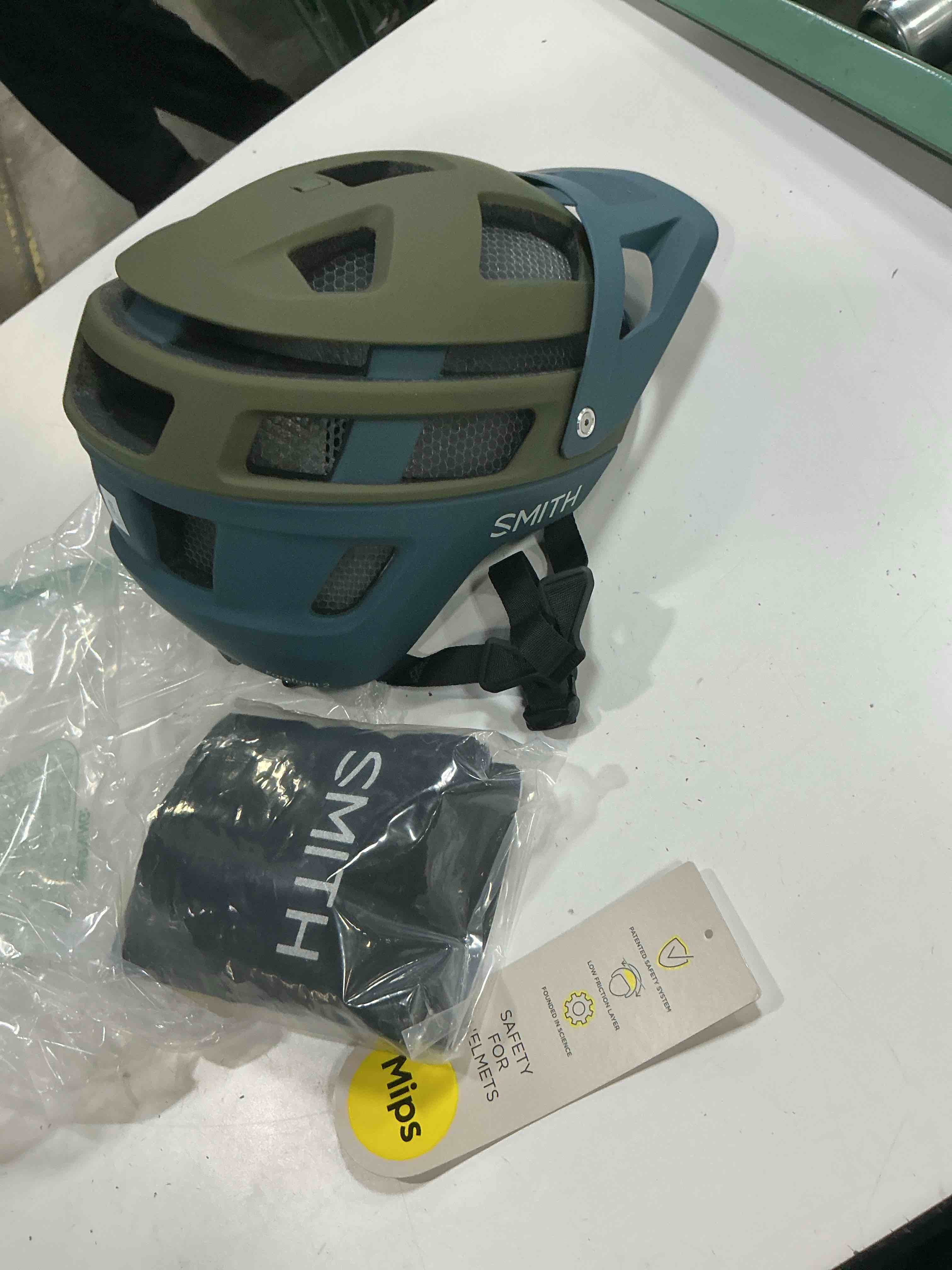 Condition photo showing New/Like New for smith forefront 2 mtb cycle helmet – adult mountain bike helmet with mips technology – lightweight impact protection for men & women – adjustable visor matte moss/stone small