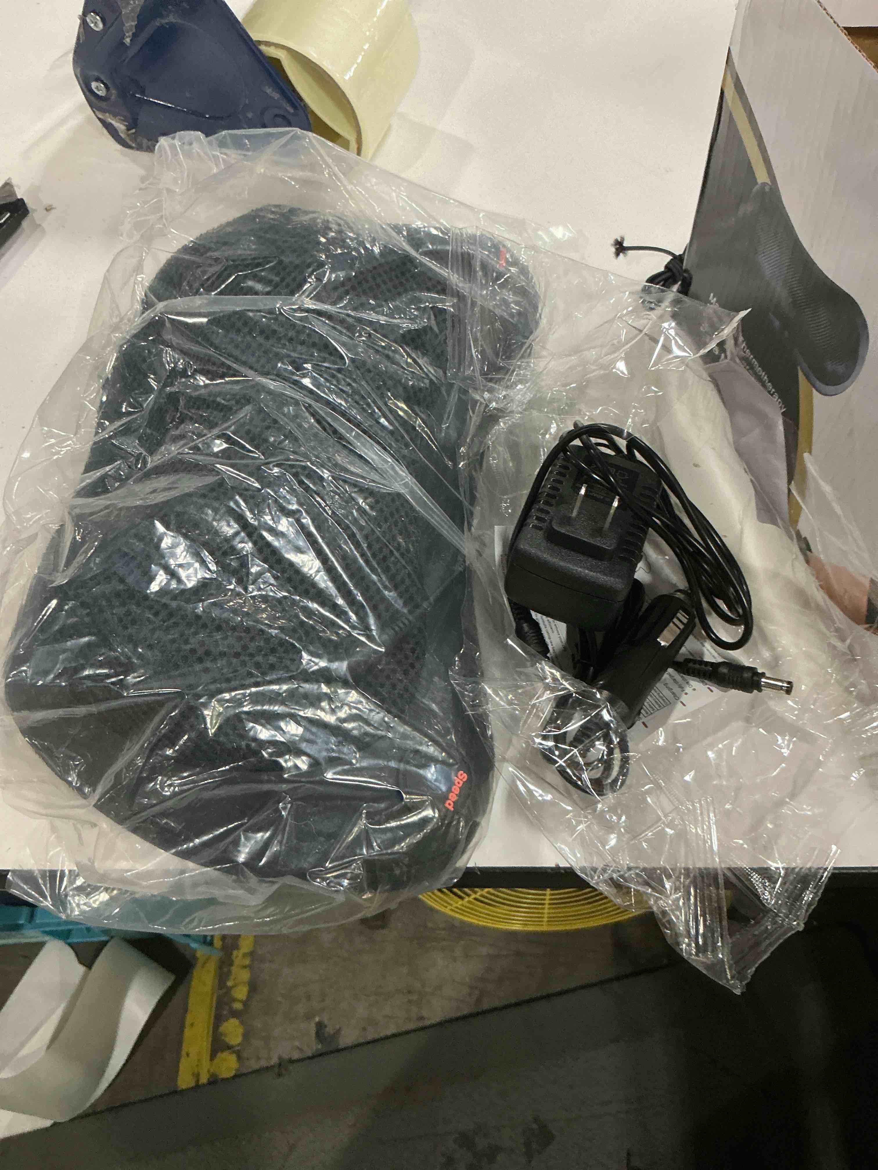 https://s3.amazonaws.com/lotting-images-prod/bidfta/PPE4749144_1777055897218.jpeg