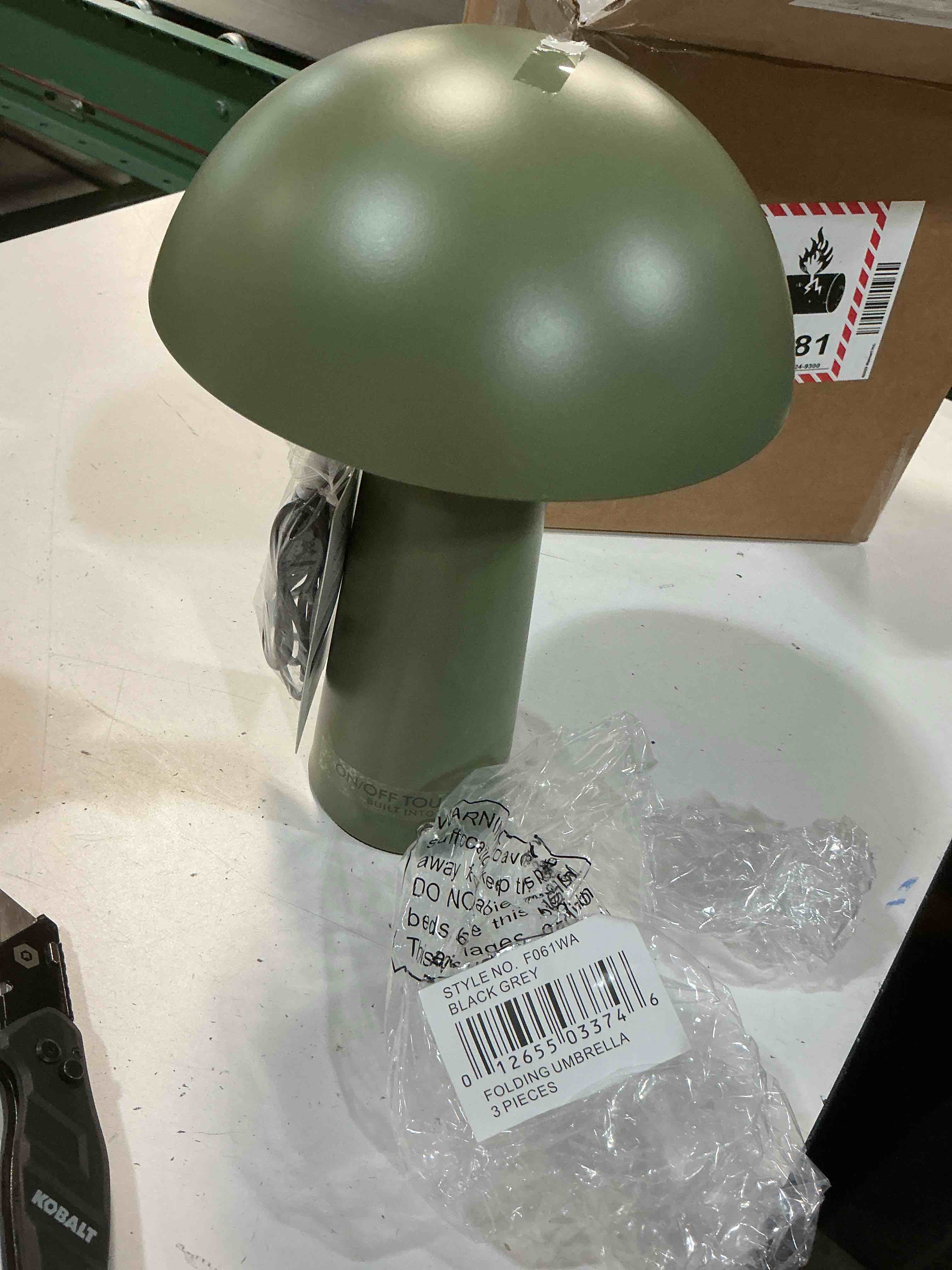 Condition photo showing As Is for small green table lamp 
