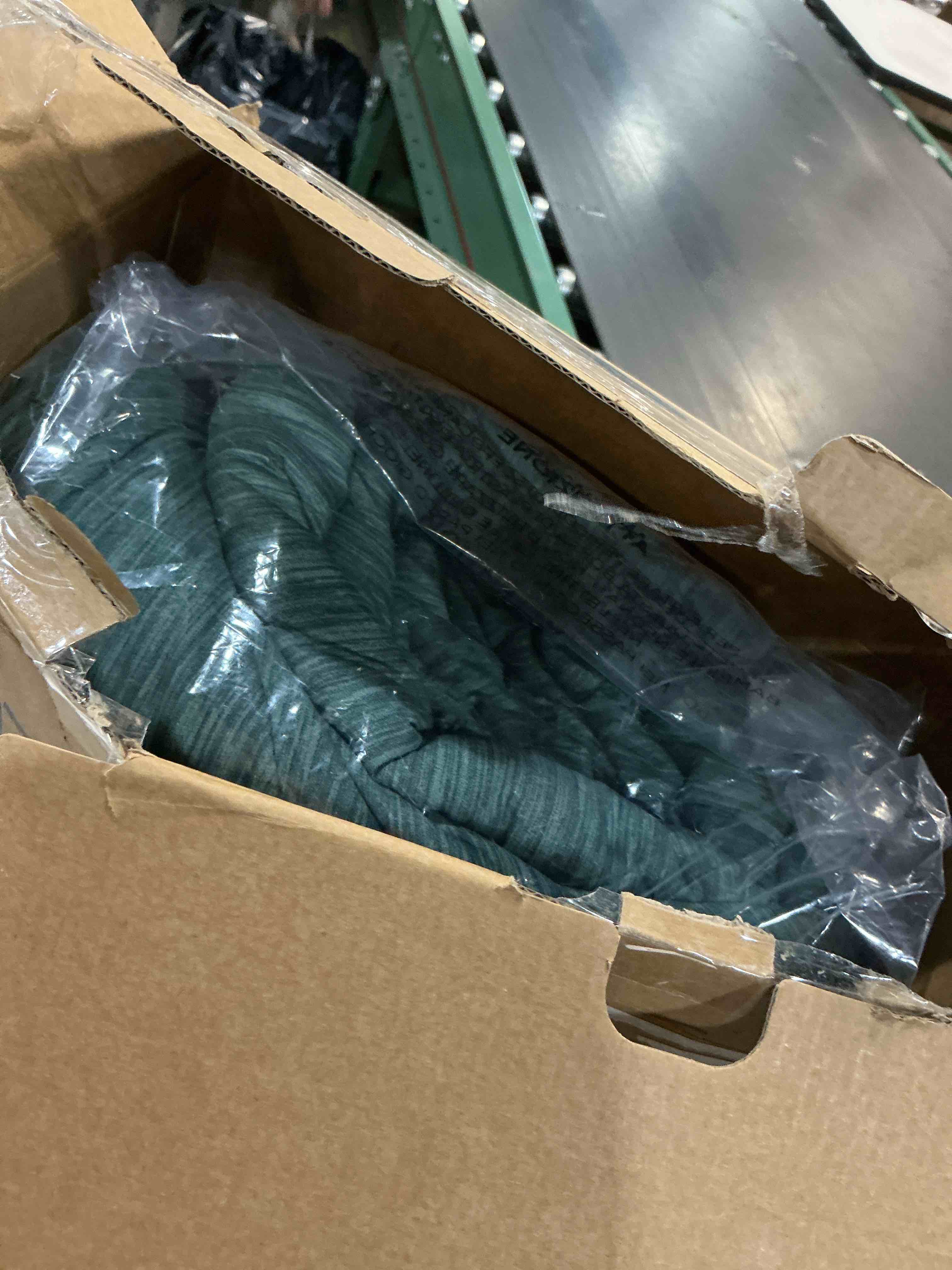 Condition photo showing Good Condition for bedsure queen comforter set - emerald green soft bedding for all seasons, cationic dyed bed set, 3 pieces, 1 queen size comforter (90"x90") and 2 pillow shams (20"x26"+2") queen 11 - emerald green