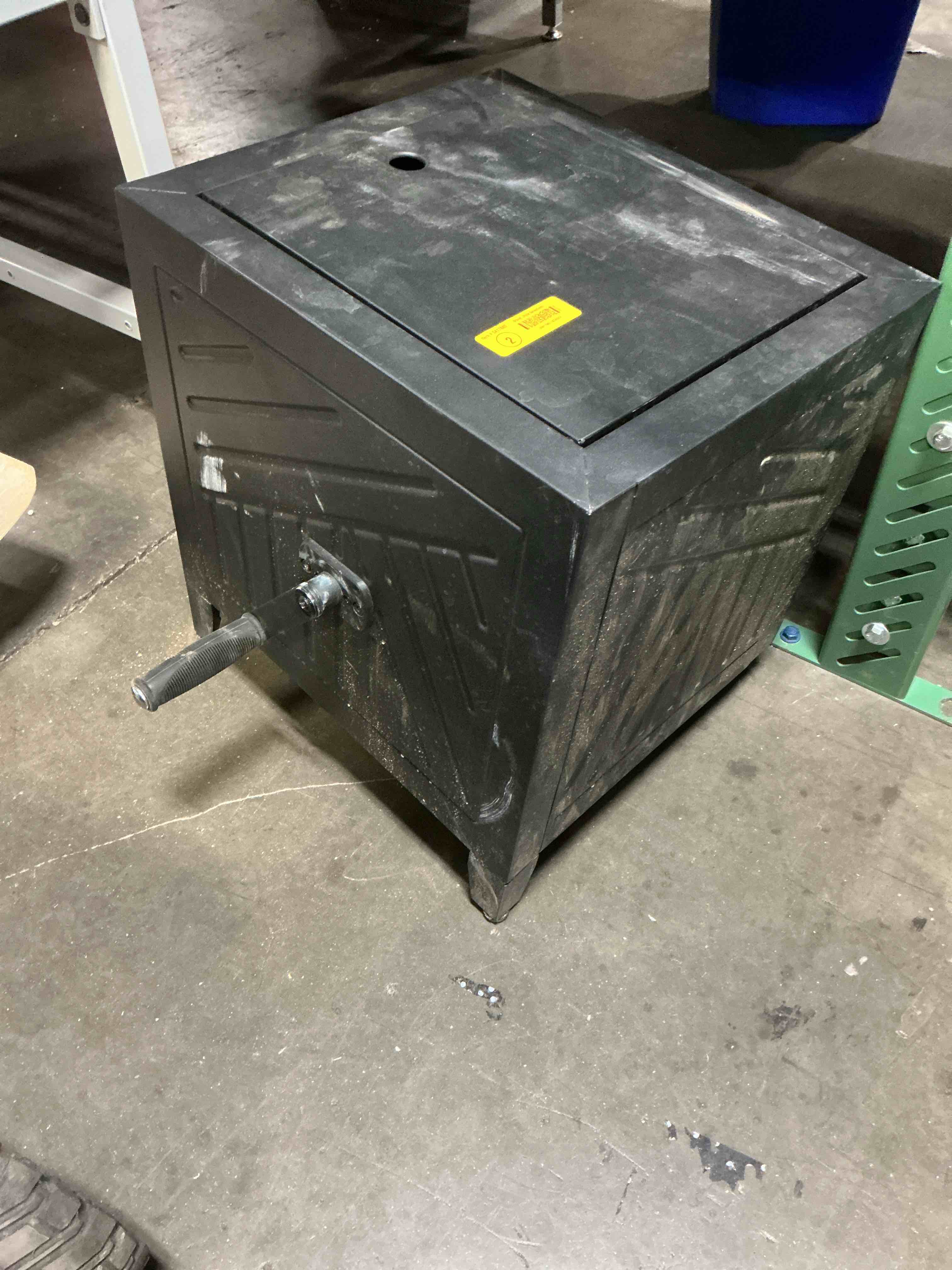 Condition photo showing As Is for style selections ss 100ft metal cab blk