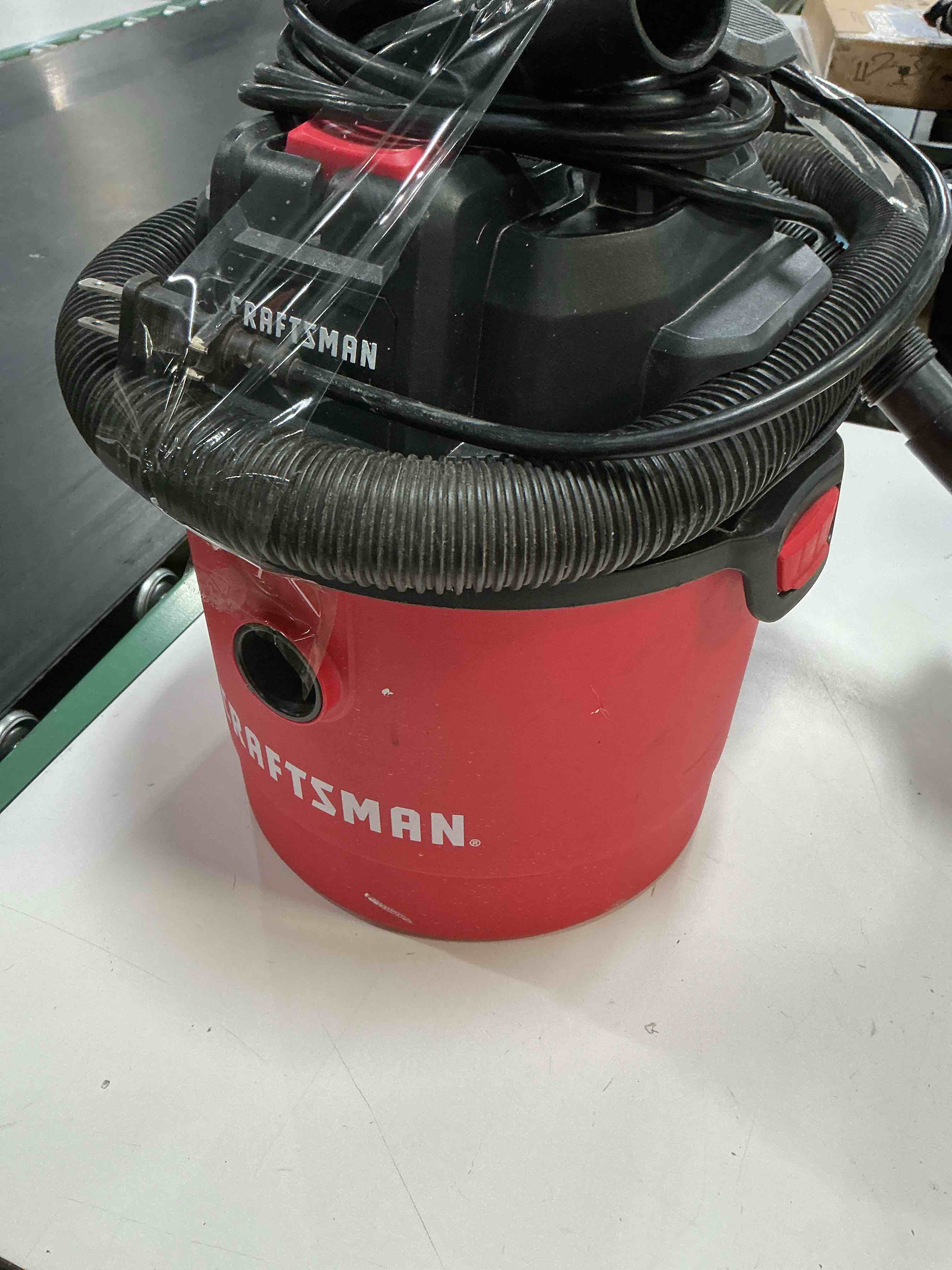Condition photo showing As Is for craftsman 2.5 gal 10l