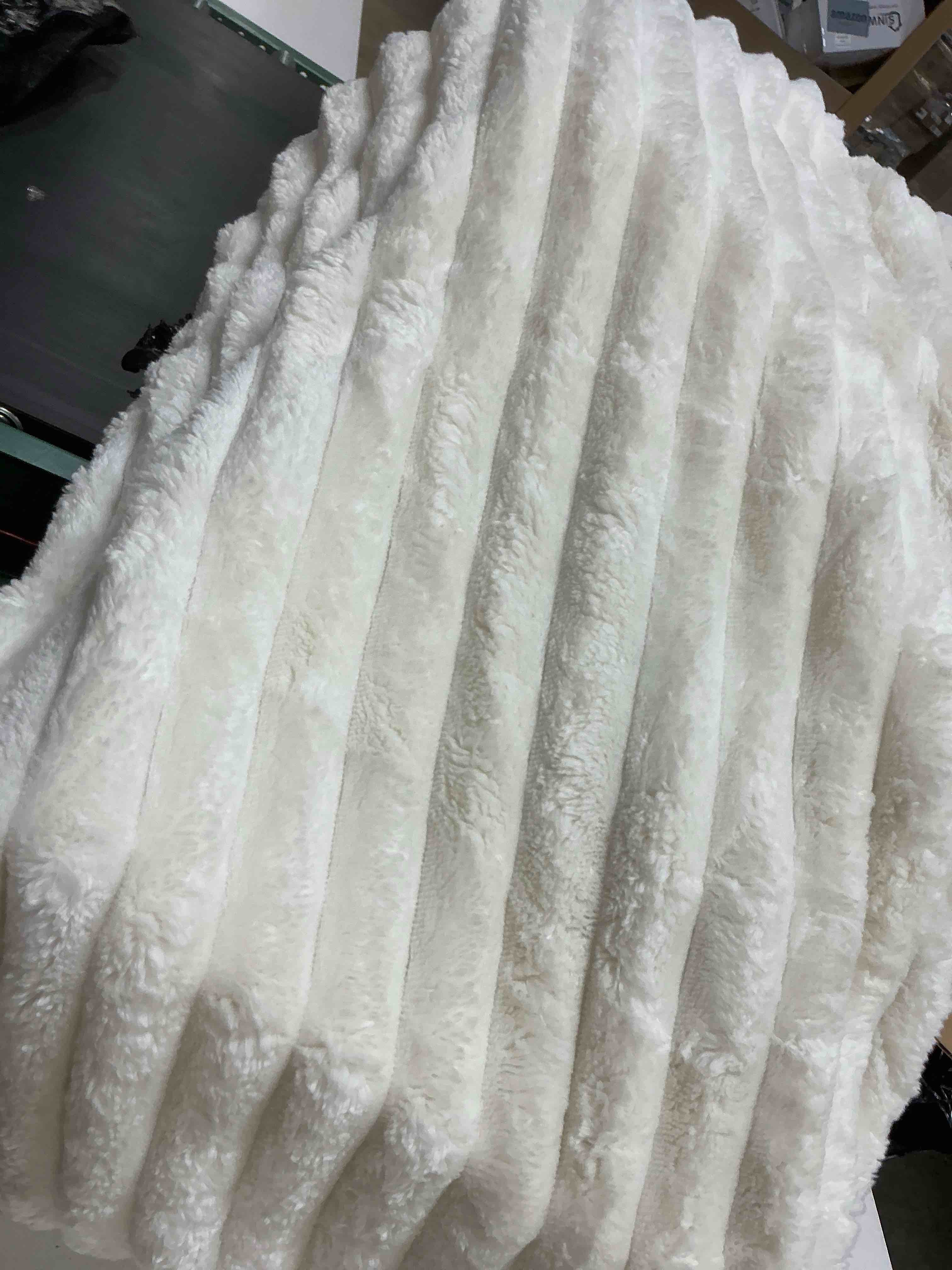 Condition photo showing Good Condition for bedsure king comforter - gentlesoft™ 3 pieces double-side fleece fluffy white comforter set, cozy striped room decor aesthetic, luxury king size bedding with 2 pillowcases, 104x90 inches