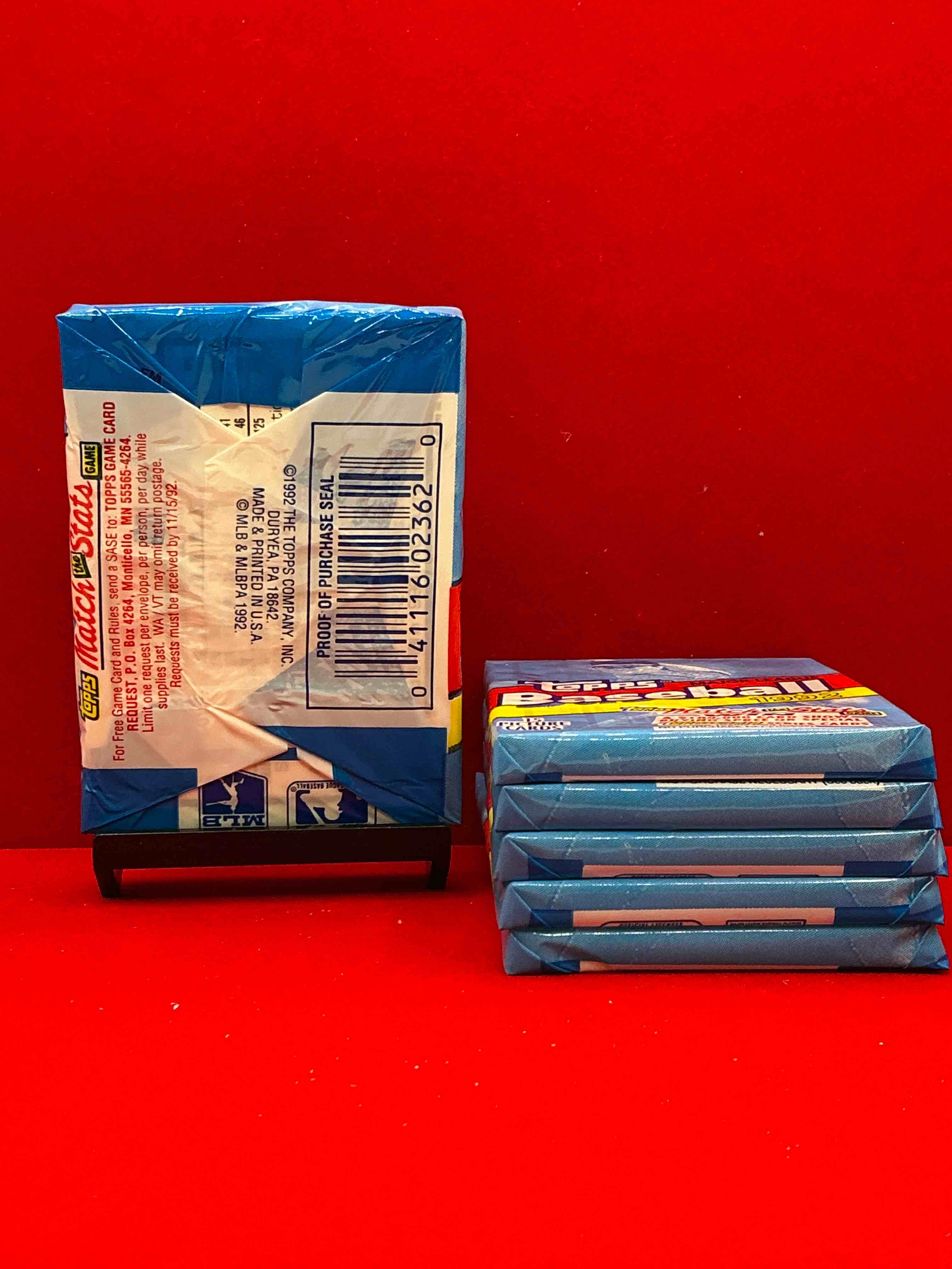 Condition photo showing New/Like New for 1992 topps baseball gold! rare 15 cards per pack, with the possibility for some big names inside! search for nolan ryan, ken griffey jr, don mattingly & more!crazy 1992 topps baseball gold!
