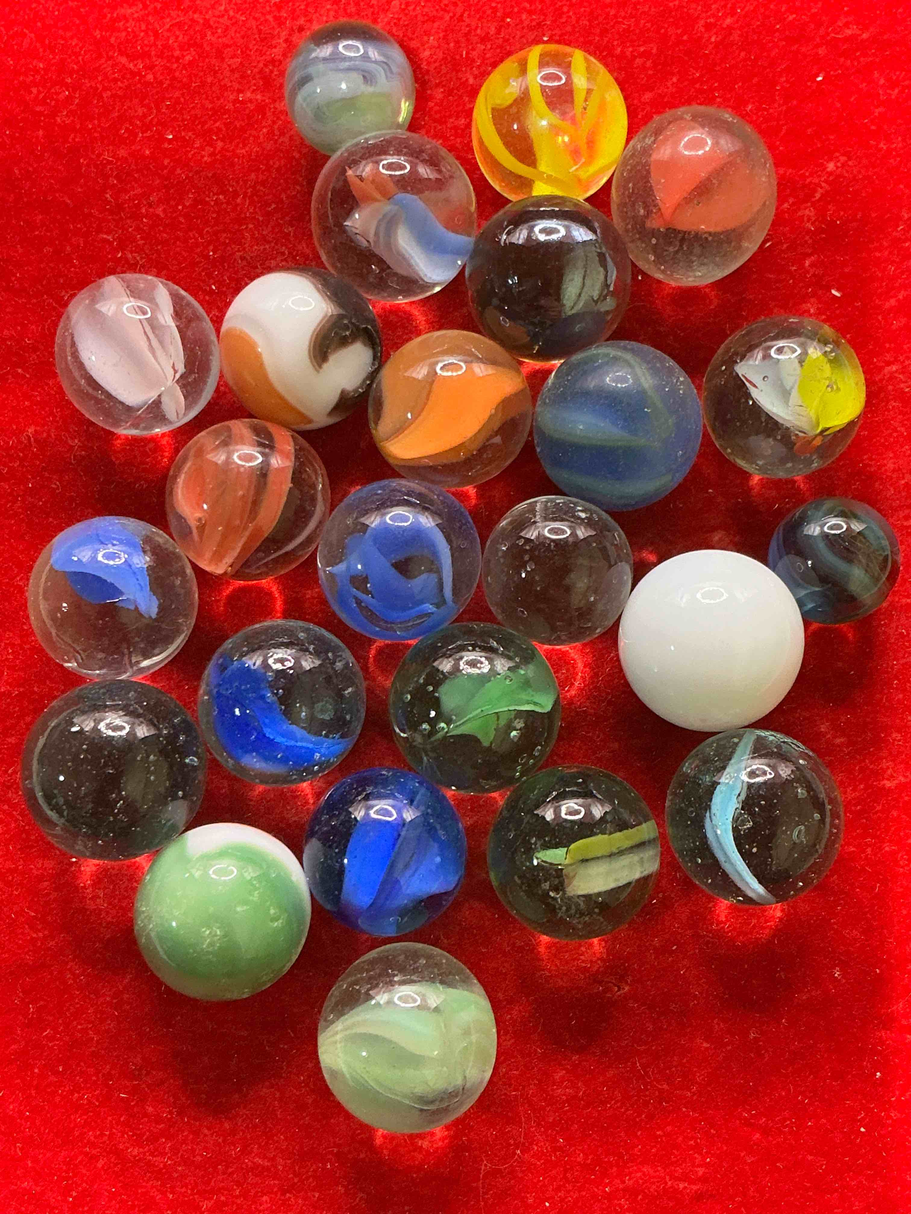 Condition photo showing New/Like New for antique glass marbles! genuine stunning marbles lot, some marbles made between the years 1925-1965 & some may be made with uranium! some may are great depression era & even earlier! gorgeous, authentic pieces of history!