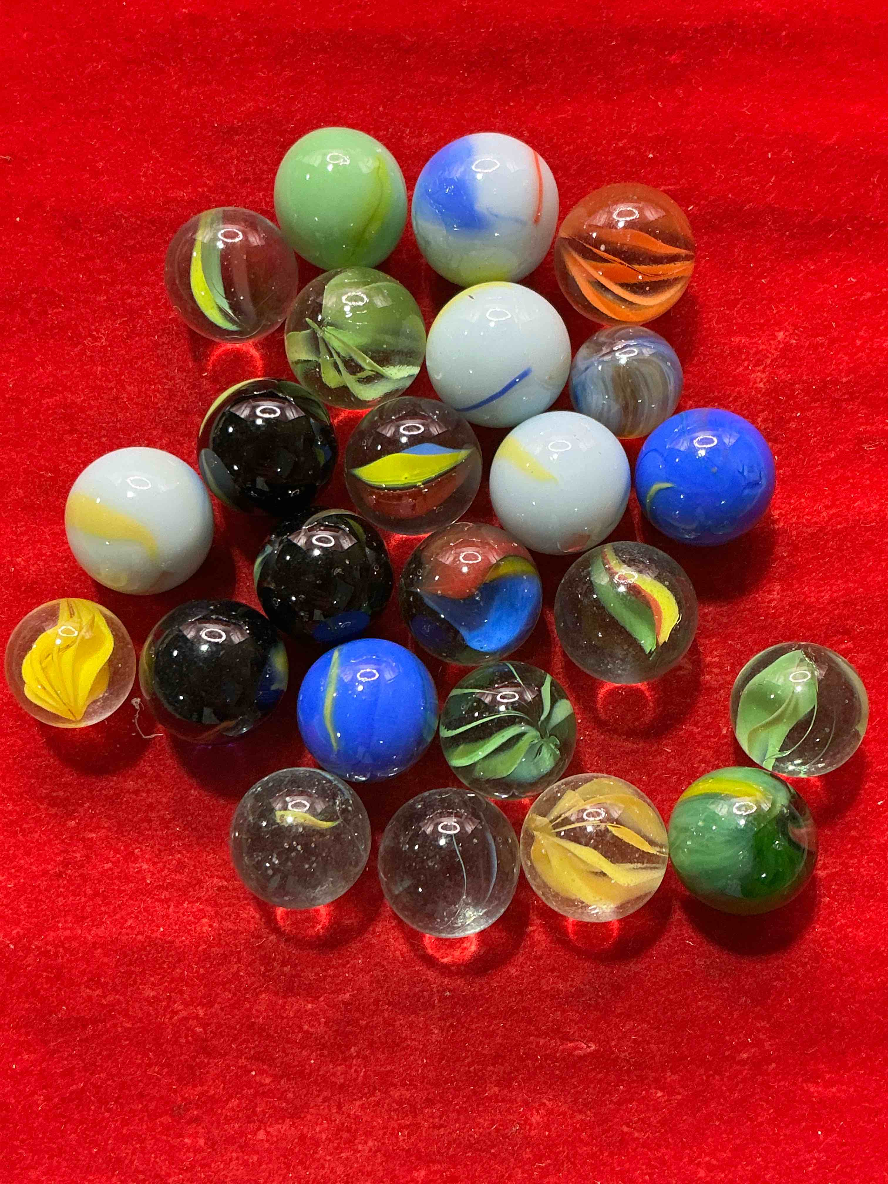 Condition photo showing New/Like New for antique glass marbles! genuine stunning marbles lot, some marbles made between the years 1925-1965 & some may be made with uranium! some may are great depression era & even earlier! gorgeous, authentic pieces of history!  