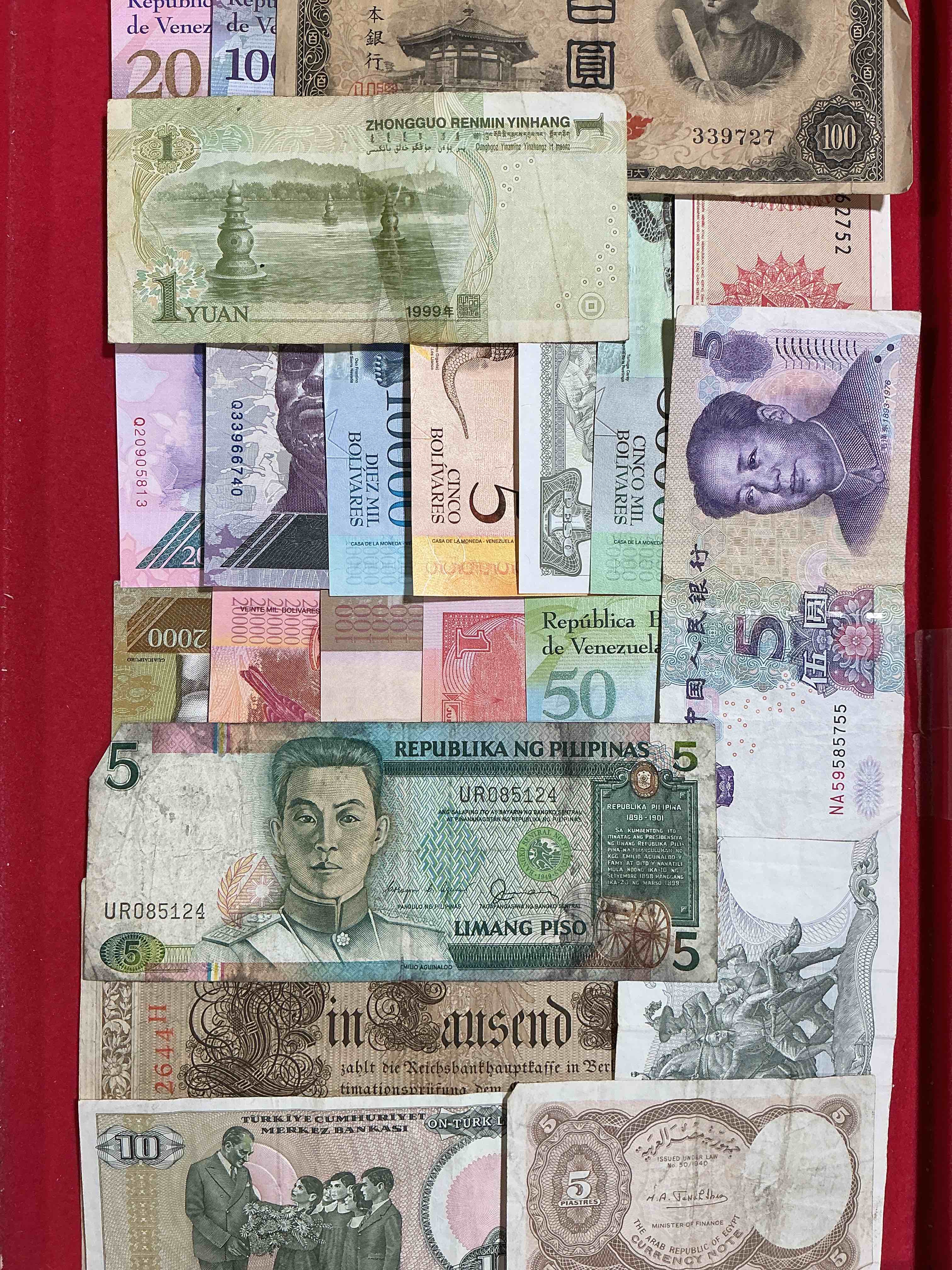 modern & antique paper money! vintage & antique! paper money from across the world- all different shapes & sizes from all kinds of crazy places! own currency from the corners of the world! wow!