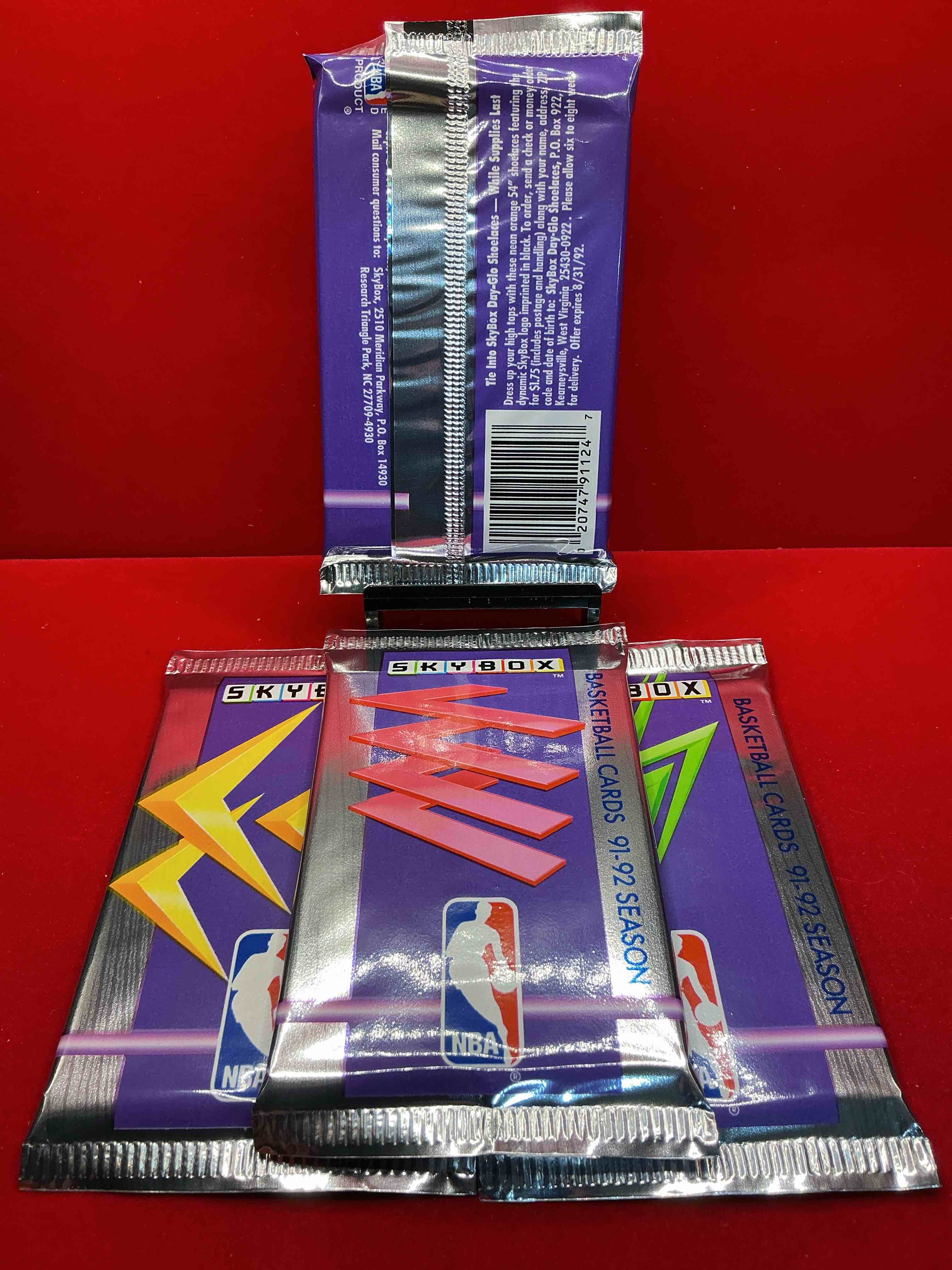 Condition photo showing New/Like New for basketball wow! rare 1991/92 nba skybox sealed card pack, direct from original sealed retail case! so many awesome cards to search for like team usa card (psa 10 value $500), #544 team usa 1 card (psa 10 value $300), michael jordon #39 (psa 10 value $150) & too many other great cards to list! hard to find, excellent like-new condition!