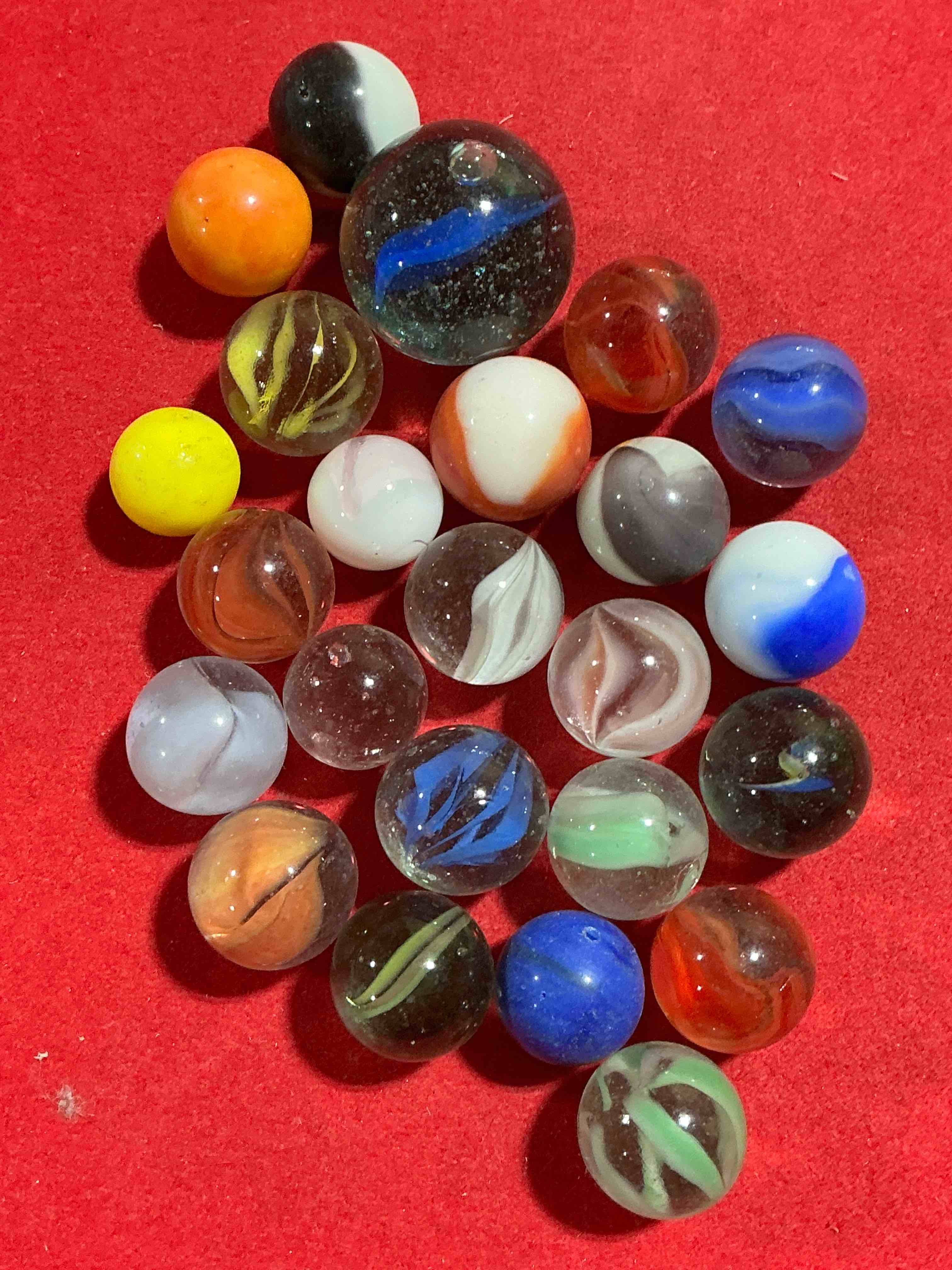 Condition photo showing Good Condition for antique glass marbles! genuine stunning marbles lot, some marbles made between the years 1925-1965 & some may be made with uranium! some may are great depression era & even earlier! gorgeous, authentic pieces of history!