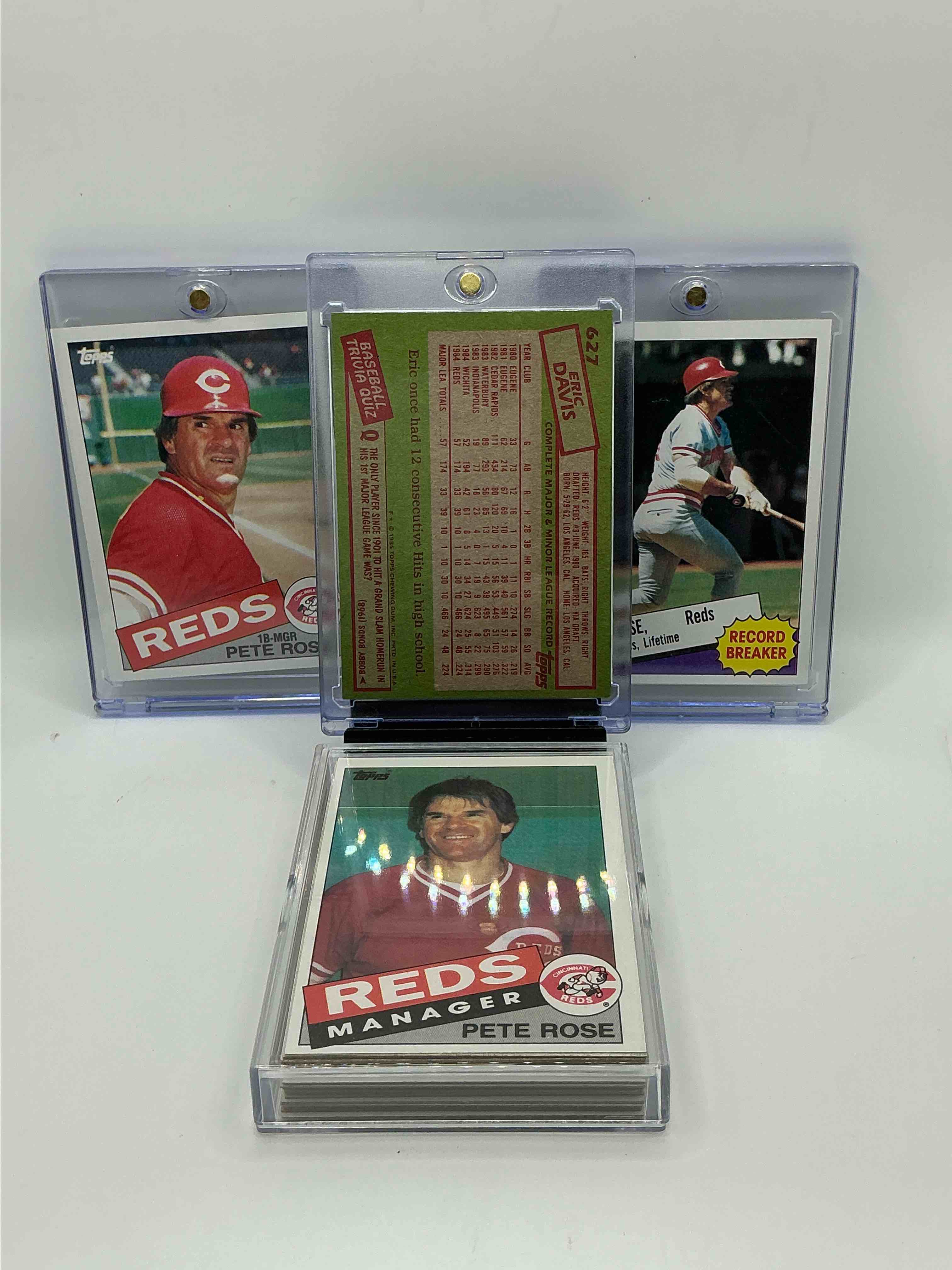 Condition photo showing New/Like New for 1985 reds topps baseball team set! vintage reds lot! pete rose, eric davis, dave concepción, jeff russell, jeff, russell, john franco, joe price, eddie milner, mario, soto, tony perez, ted power & more… cincinnati reds!