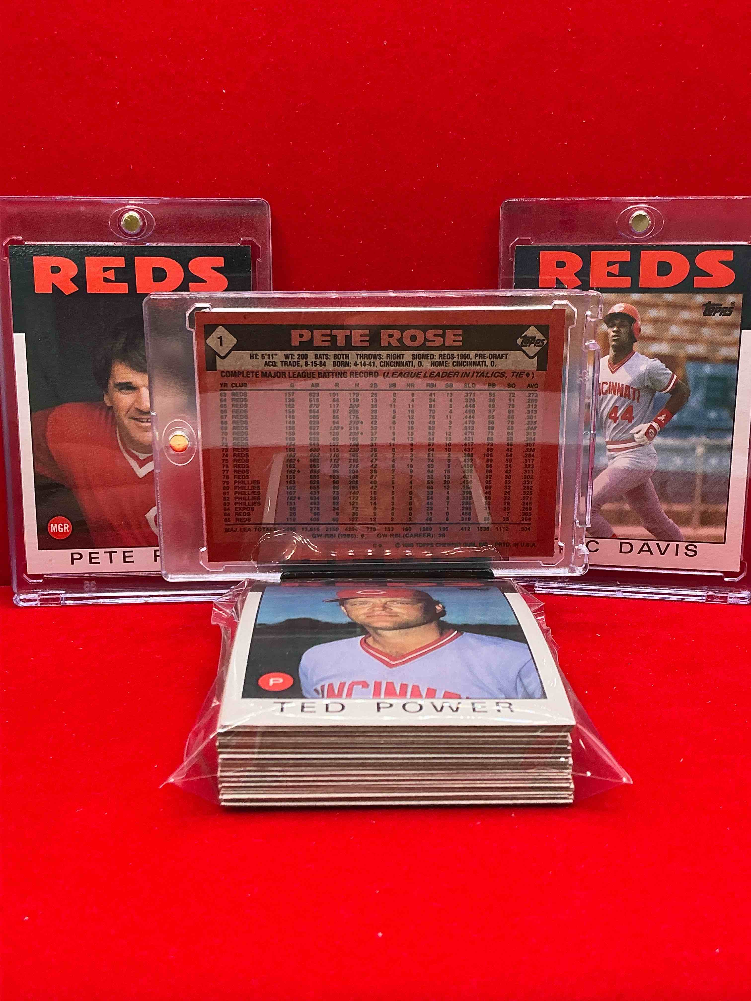 Condition photo showing New/Like New for 1986 reds topps baseball team collection! vintage reds lot! barry larkin, eric davis, pete rose & more! 80’s baseball history… cincinnati reds! 
