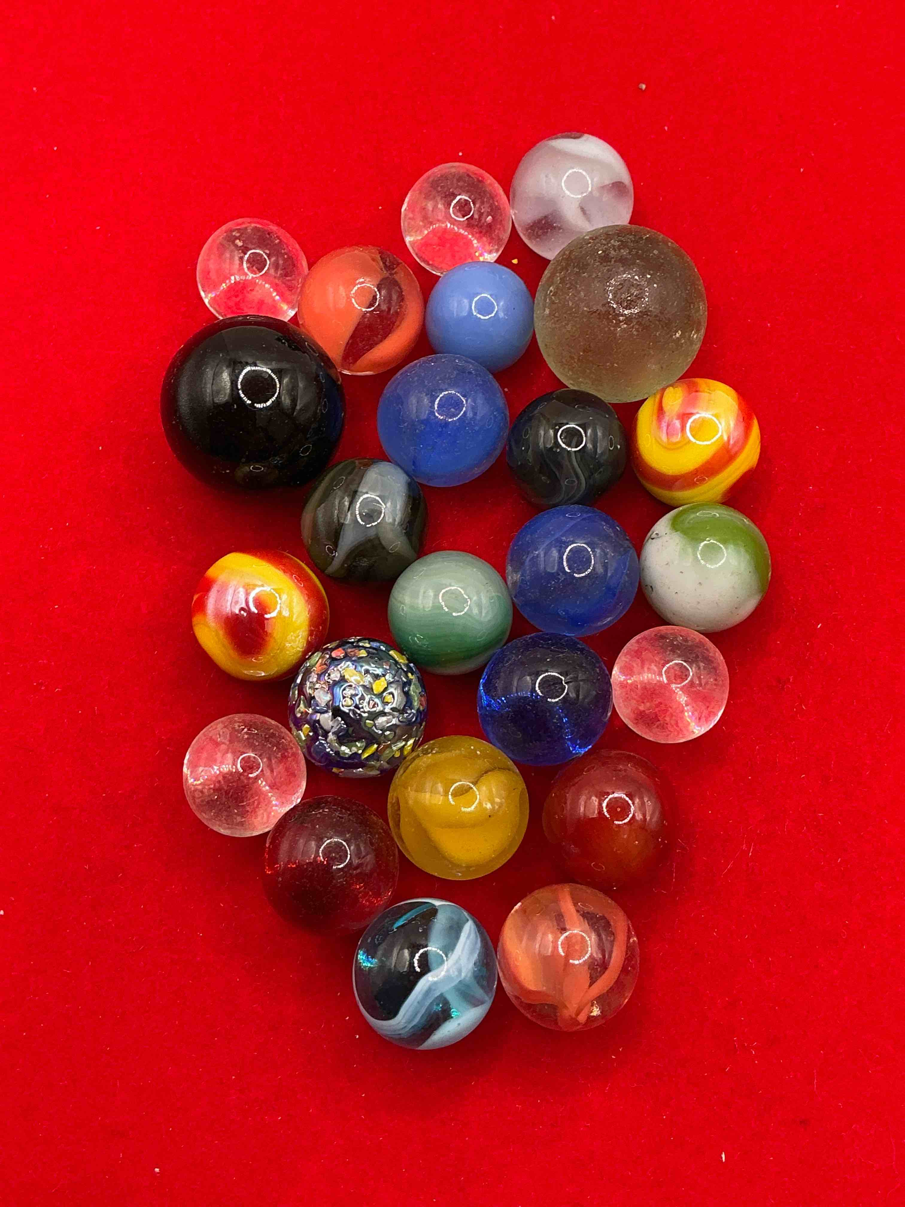 Antique Glass Marbles! Genuine Stunning Marbles Lot, Some Marbles Made Between The Years 1925-1965 & Some May Be Made With Uranium! Some May Are Great Depression Era & Even Earlier! Gorgeous, Authentic Pieces Of History!