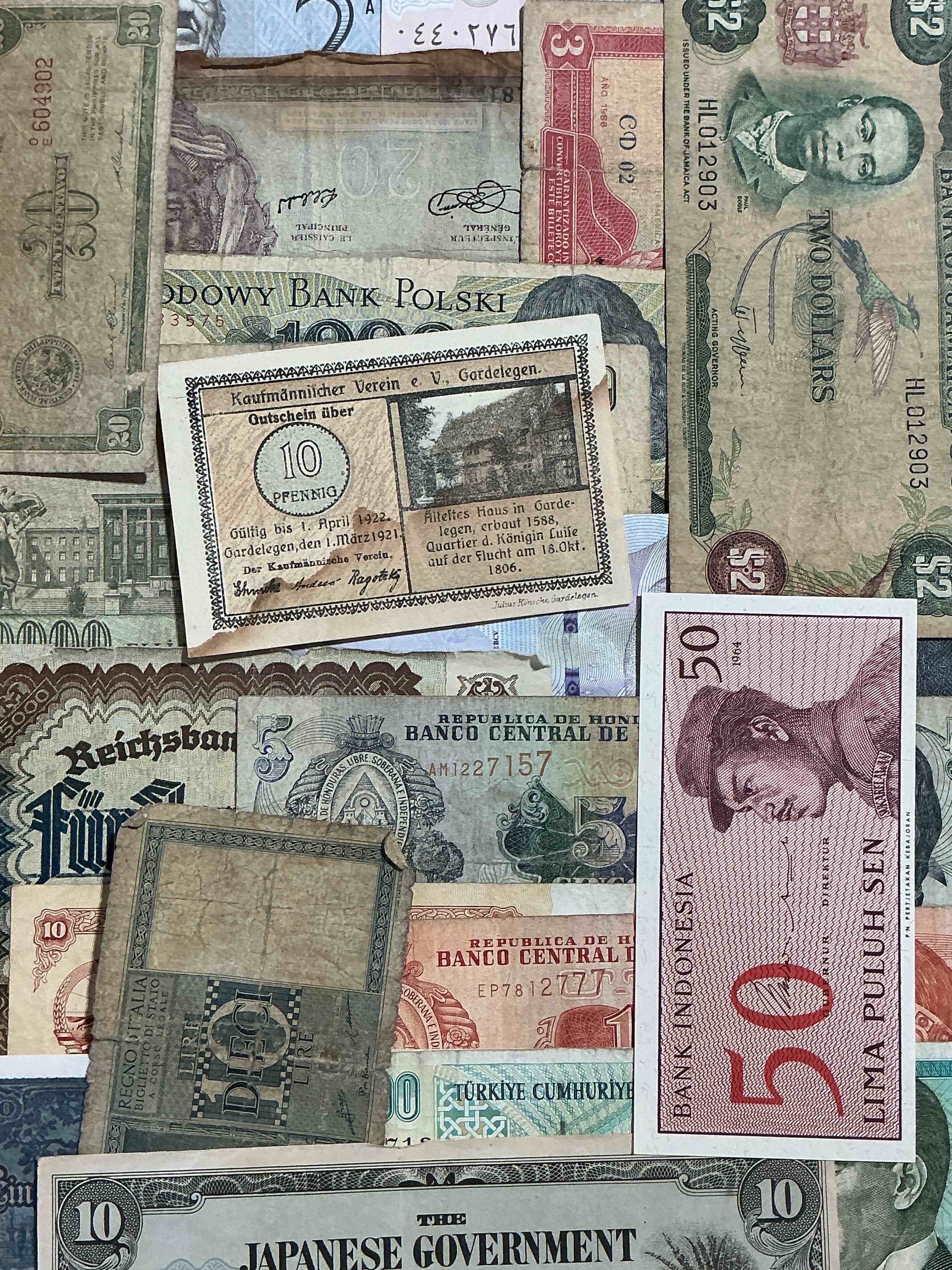 world antique & modern authentic paper money! genuine paper currency from around the world, all bills unique & typically span the last 100 years or so! in circulated & uncirculated condition! impossible to collect!