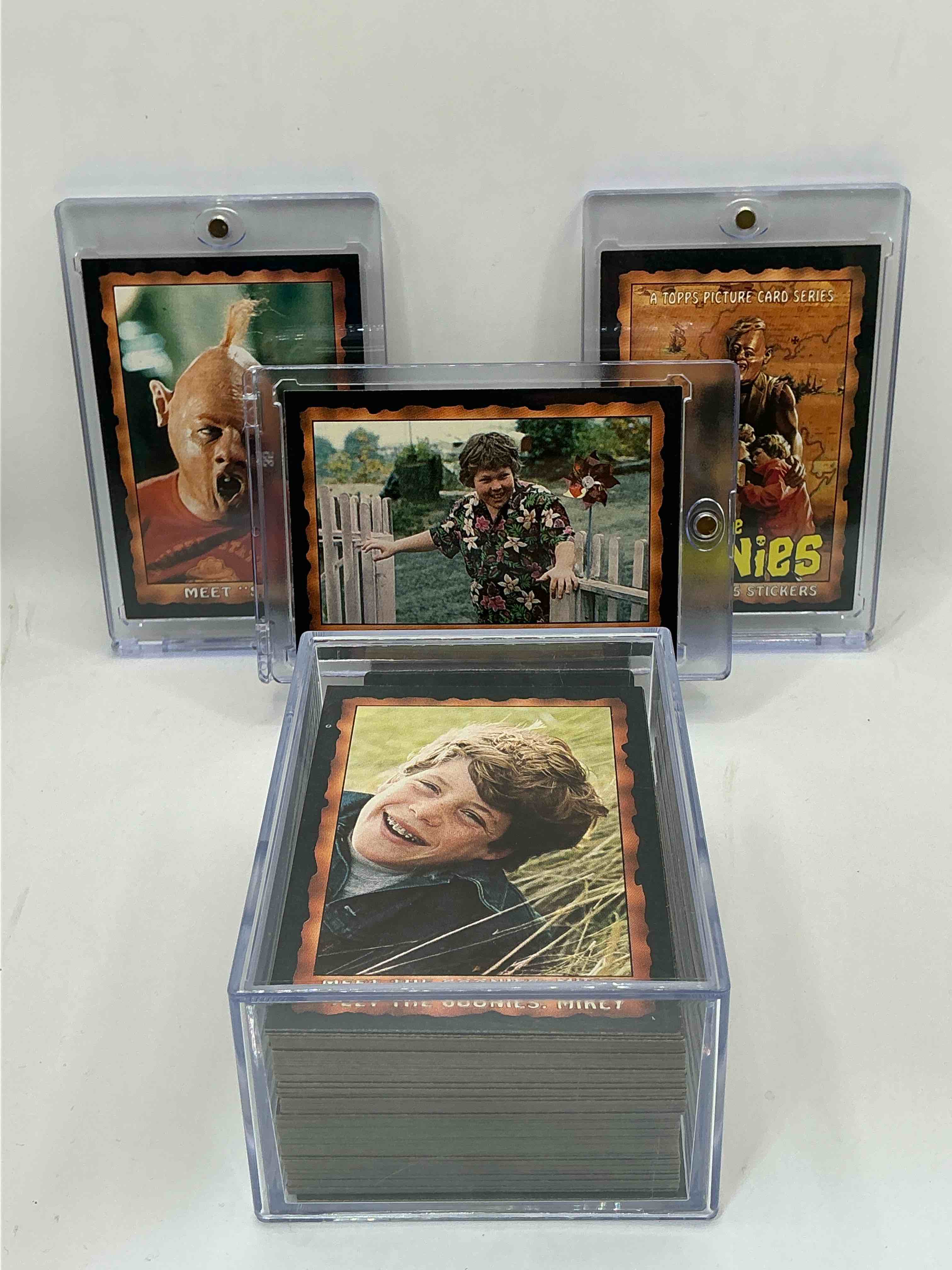 1985 goonies wow!  complete, original & authentic “goonies” movie trading card set, all 86 cards included complete!  excellent condition!  this set is a serious pop culture collectible, ultra rare complete & in this great condition!  your chance to own a little “piece of the 80’s” & have some collectible fun with chunk, sloth & the rest of the gang!