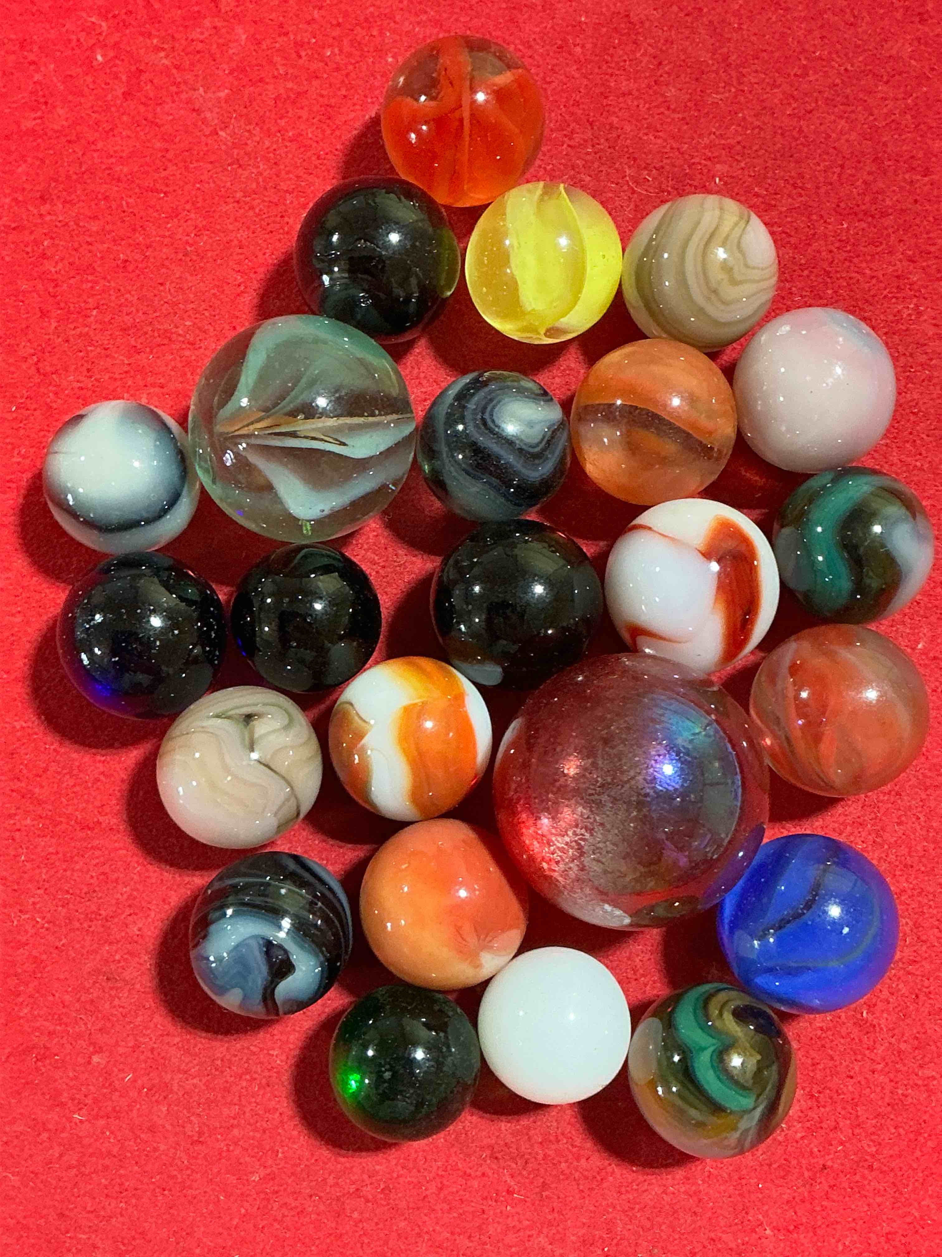 Antique Glass Marbles! Genuine Stunning Marbles Lot, All Marbles Made Between The Years 1925-1965 & Made With Uranium! Many Are Great Depression Era & Even Earlier! Gorgeous, Authentic Pieces Of History!  