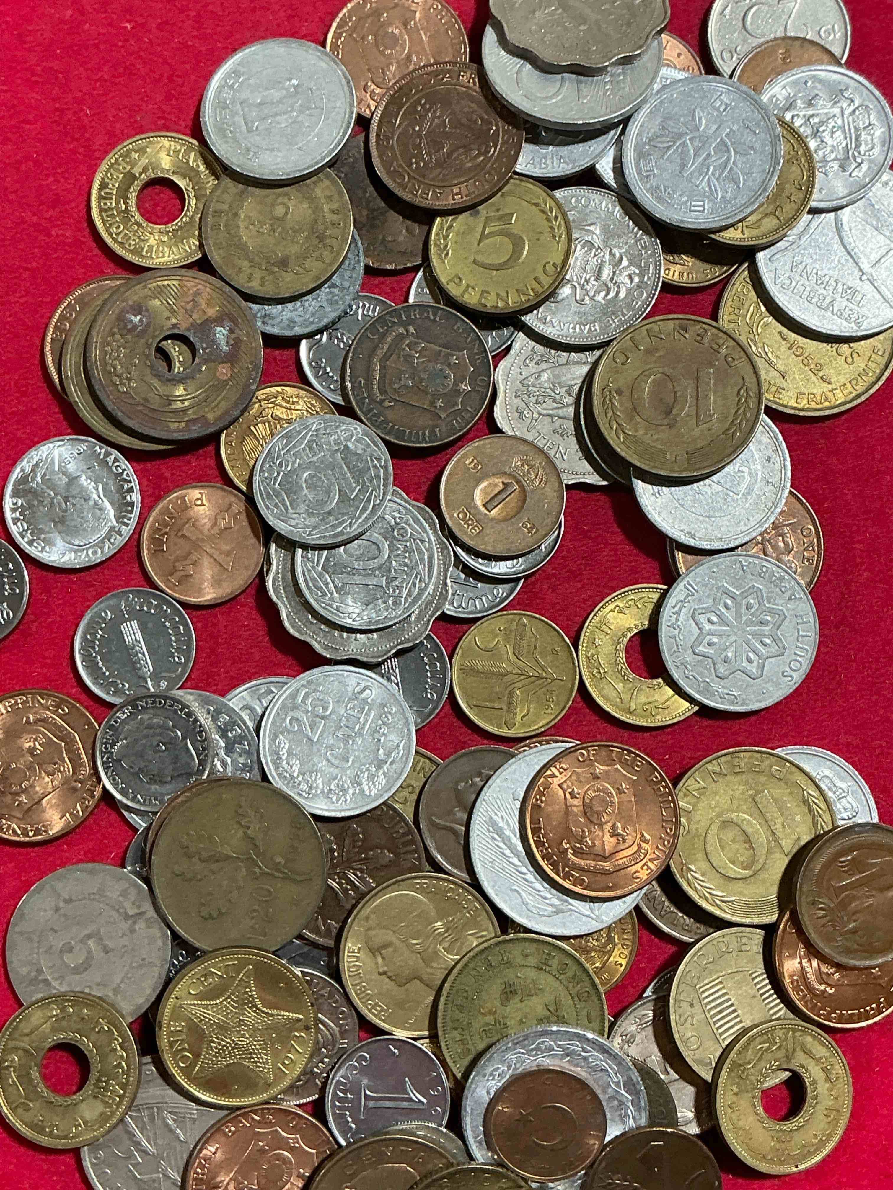 World Coins, Antique & Vintage! Each Lot Is Unique! Many Different Years, Countries, Sizes & Exotic Places. This Cool Collection Of Antique Coins From Around The World Is Loads Of Fun! Have Fun Identifying Each Coin & Country As A Great Educational Tool! A Great Investment Too!