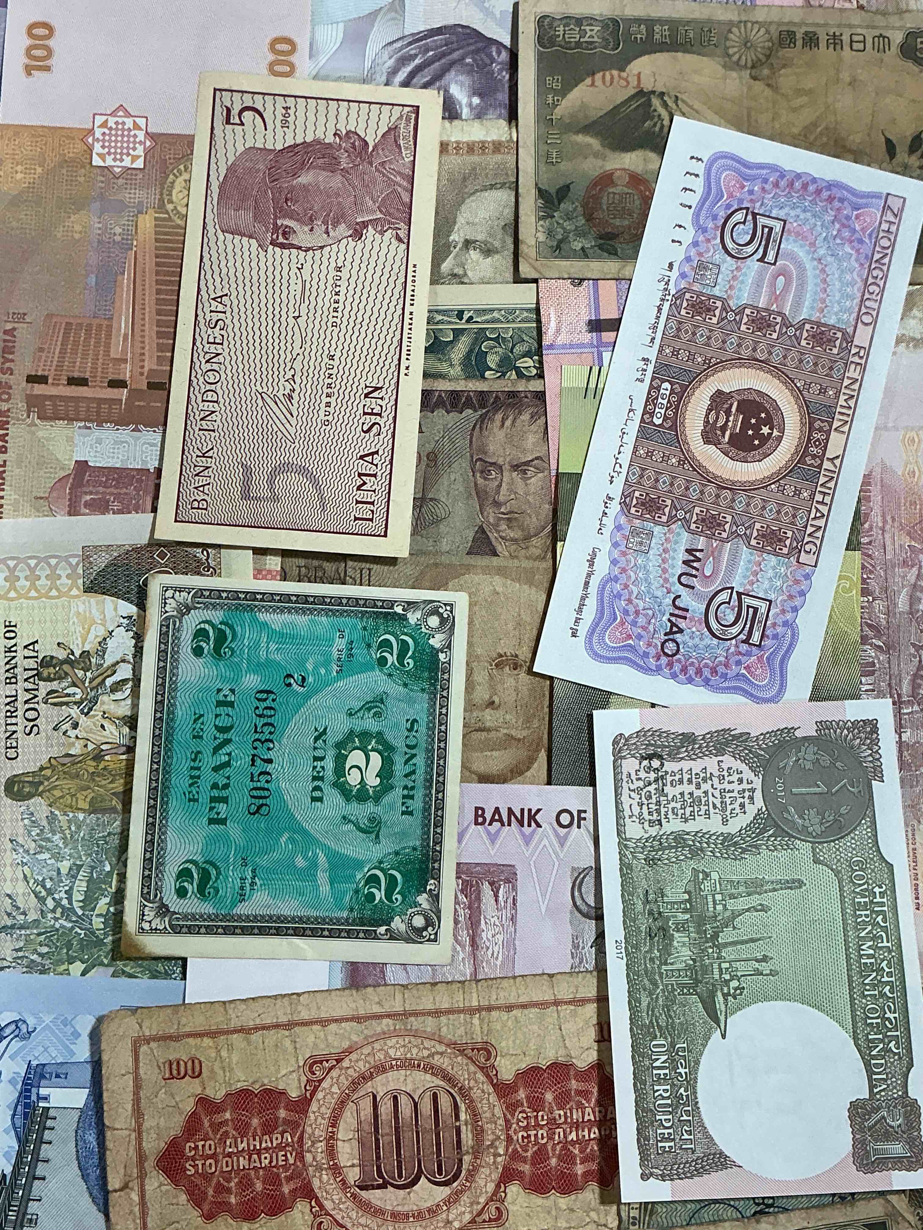 world antique & modern authentic paper money! genuine paper currency from around the world, all bills unique & typically span the last 100 years or so! in circulated & uncirculated condition! impossible to collect!